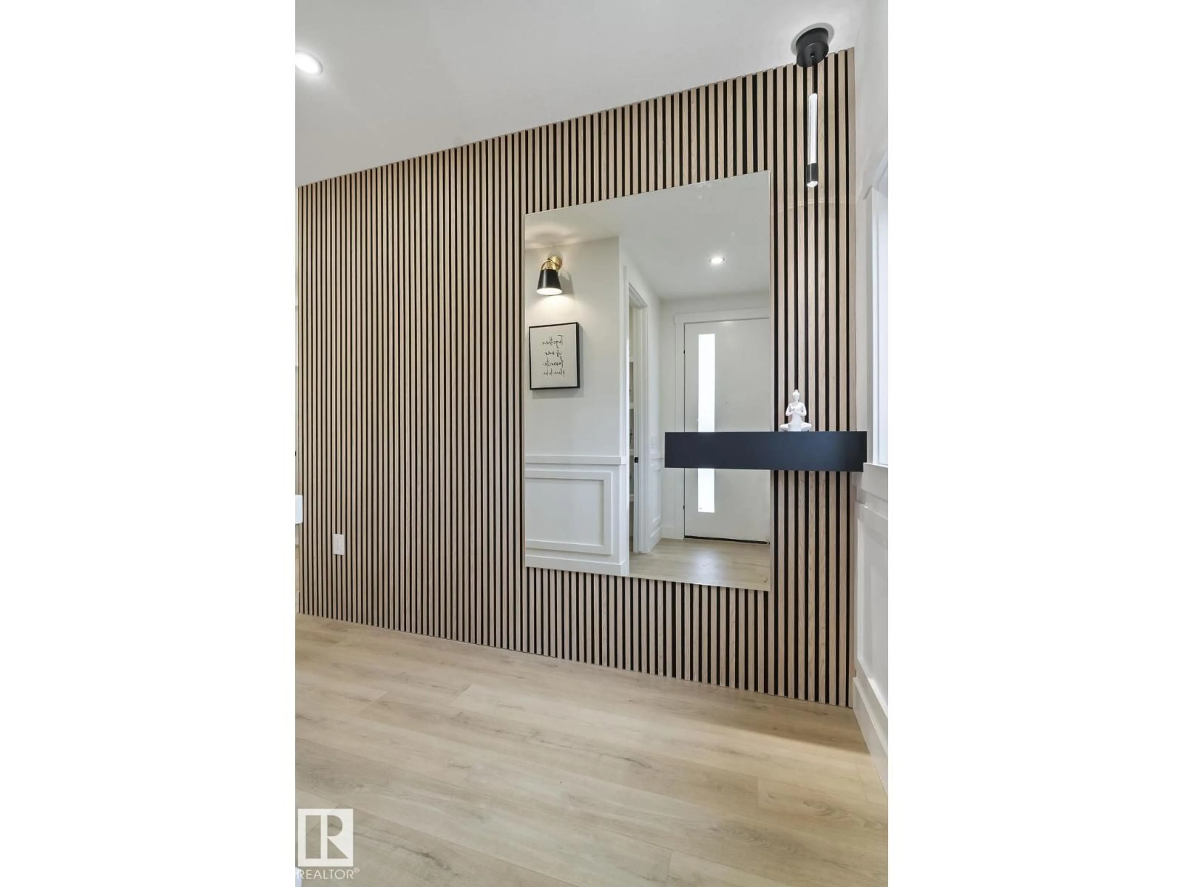 Indoor entryway for SW - 7026 KIVIAQ CR, Edmonton Alberta T6W5R2