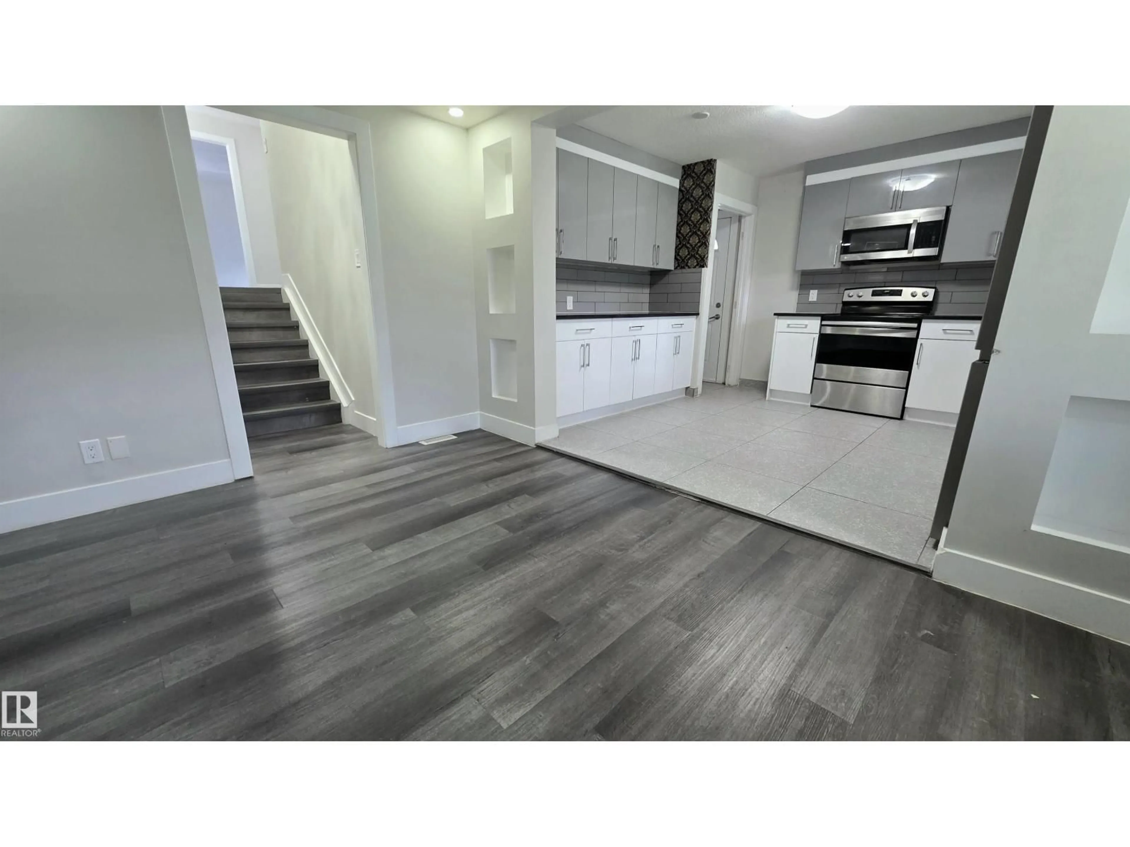 A pic of a room for 9131 83 AV NW, Edmonton Alberta T6C1B6