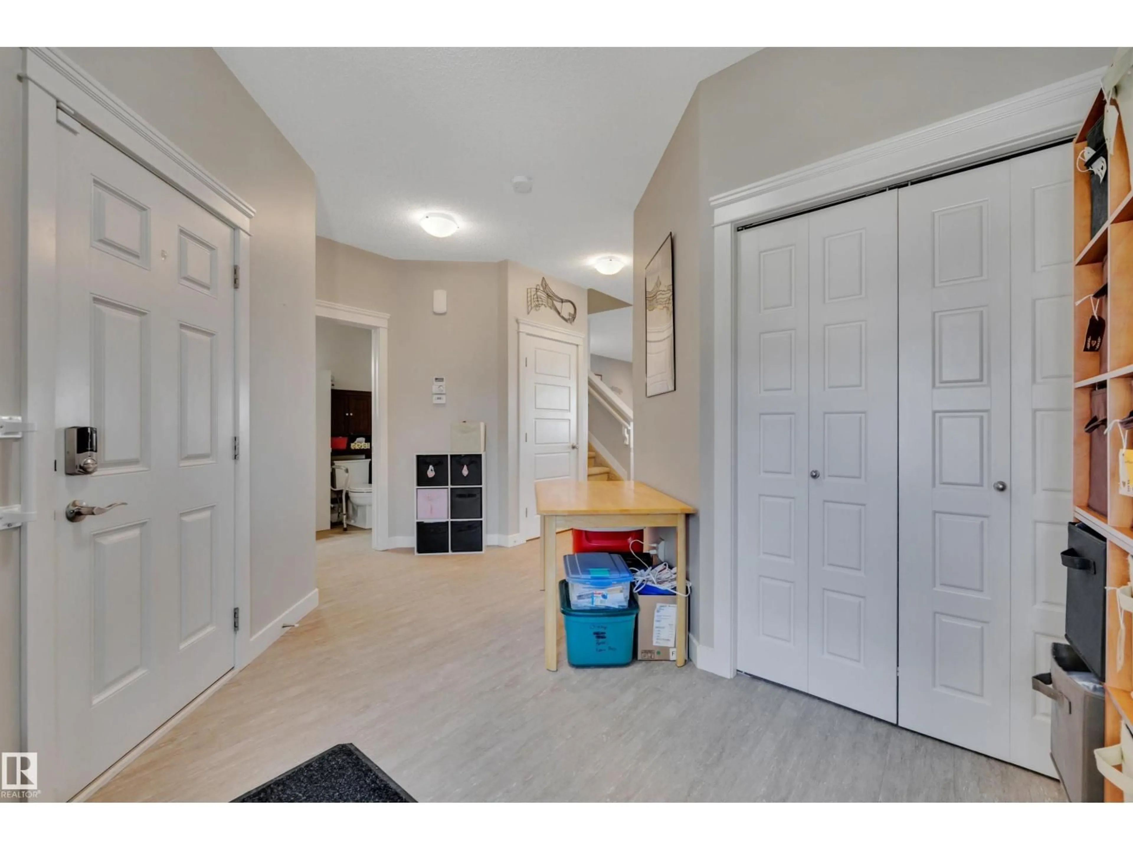 Indoor entryway for 956 MORRIS WY, Leduc Alberta T9E1G1