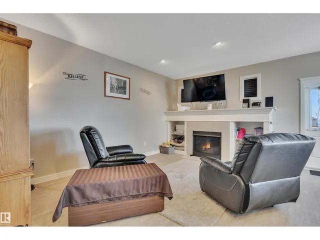 956 MORRIS WY, Leduc 5