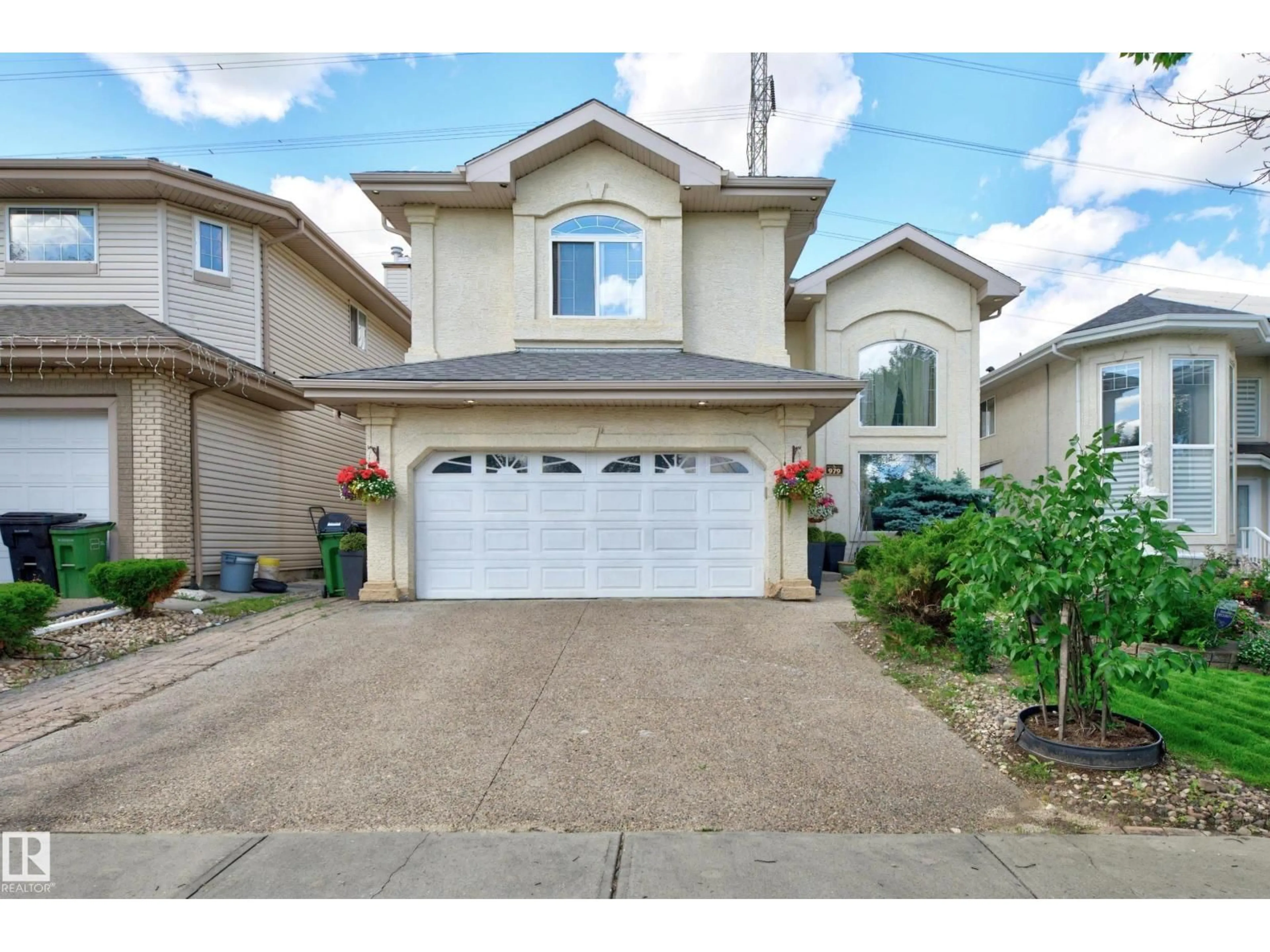 Home with vinyl exterior material, street for NW - 979 HOLLINGSWORTH BEND BN, Edmonton Alberta T6R3G7