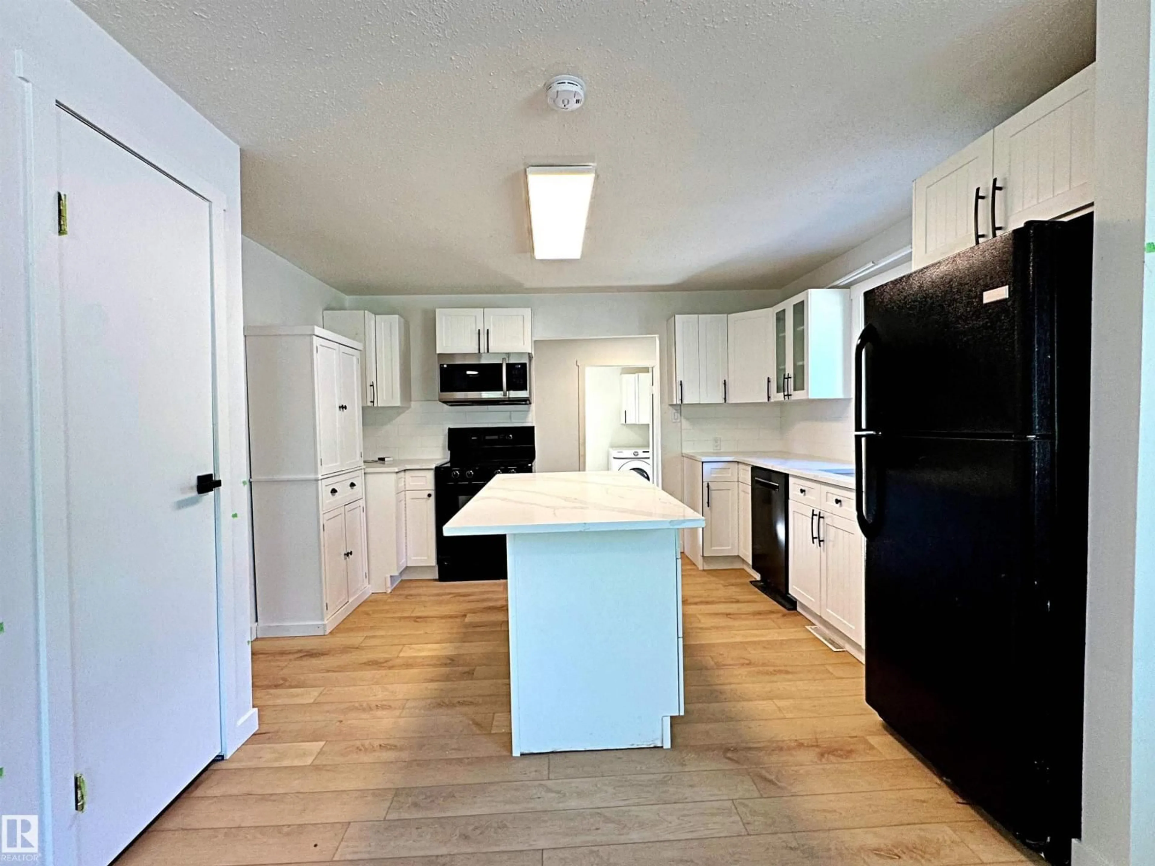 Open concept kitchen, unknown for 620076B HWY 661, Rural Woodlands County Alberta T0G1A0