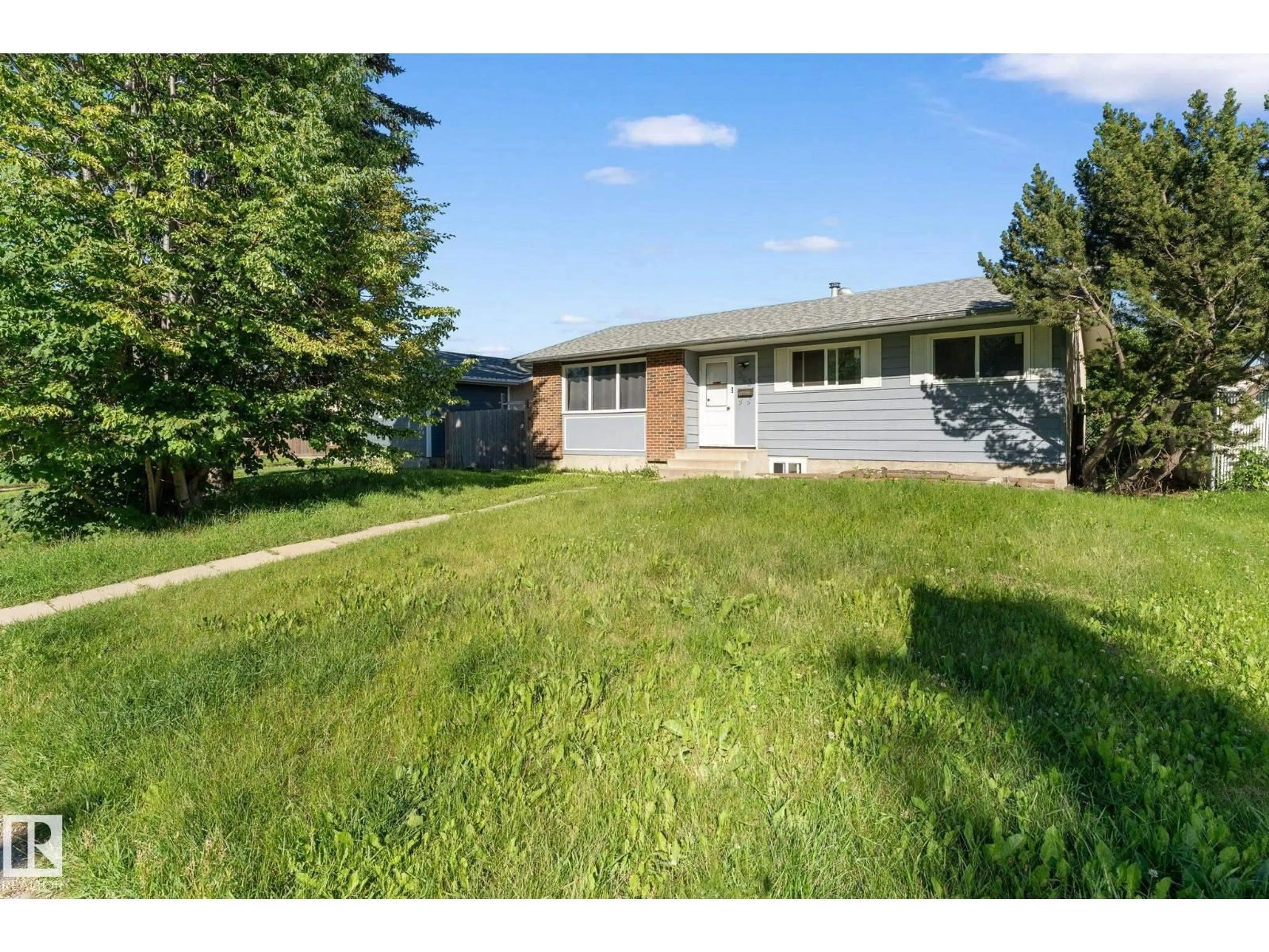 A pic from outside/outdoor area/front of a property/back of a property/a pic from drone, street for 363 KNOTTWOOD RD, Edmonton Alberta T6K2G4