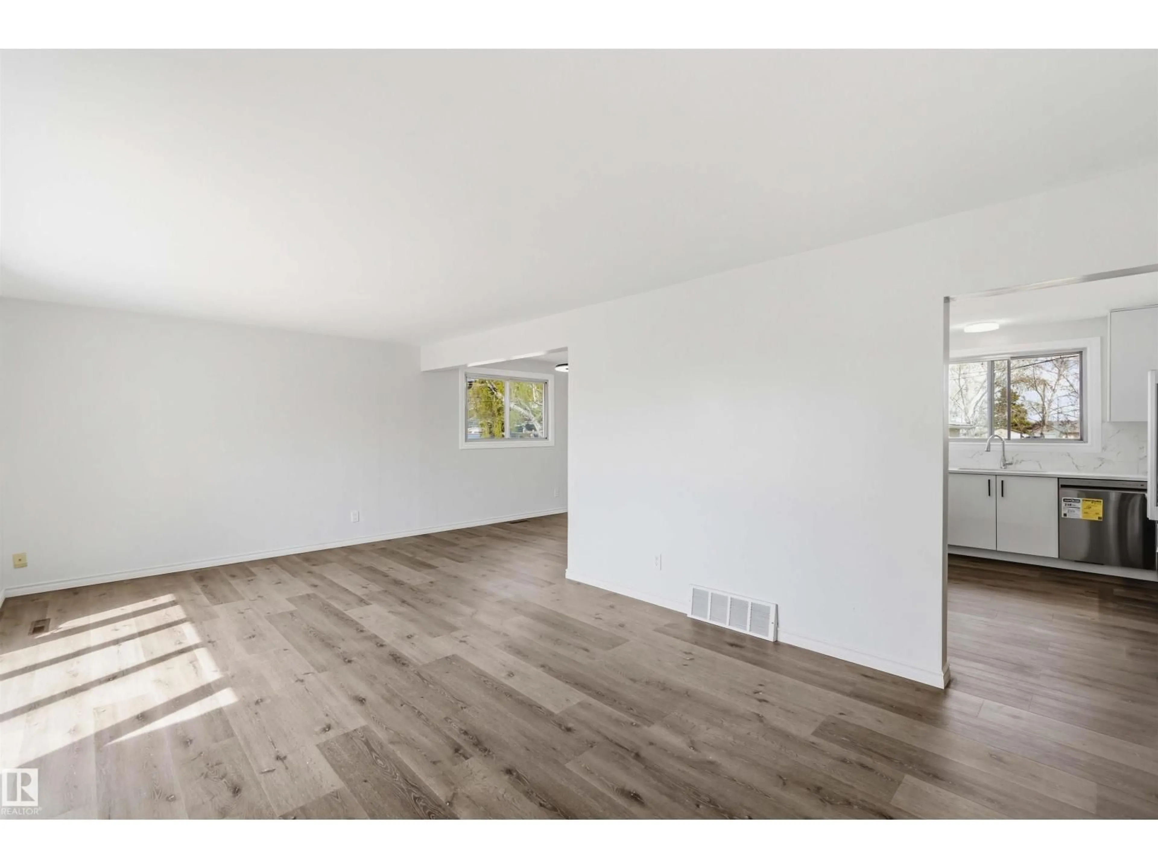 A pic of a room for NW - 13303 58 ST, Edmonton Alberta T5A0P9
