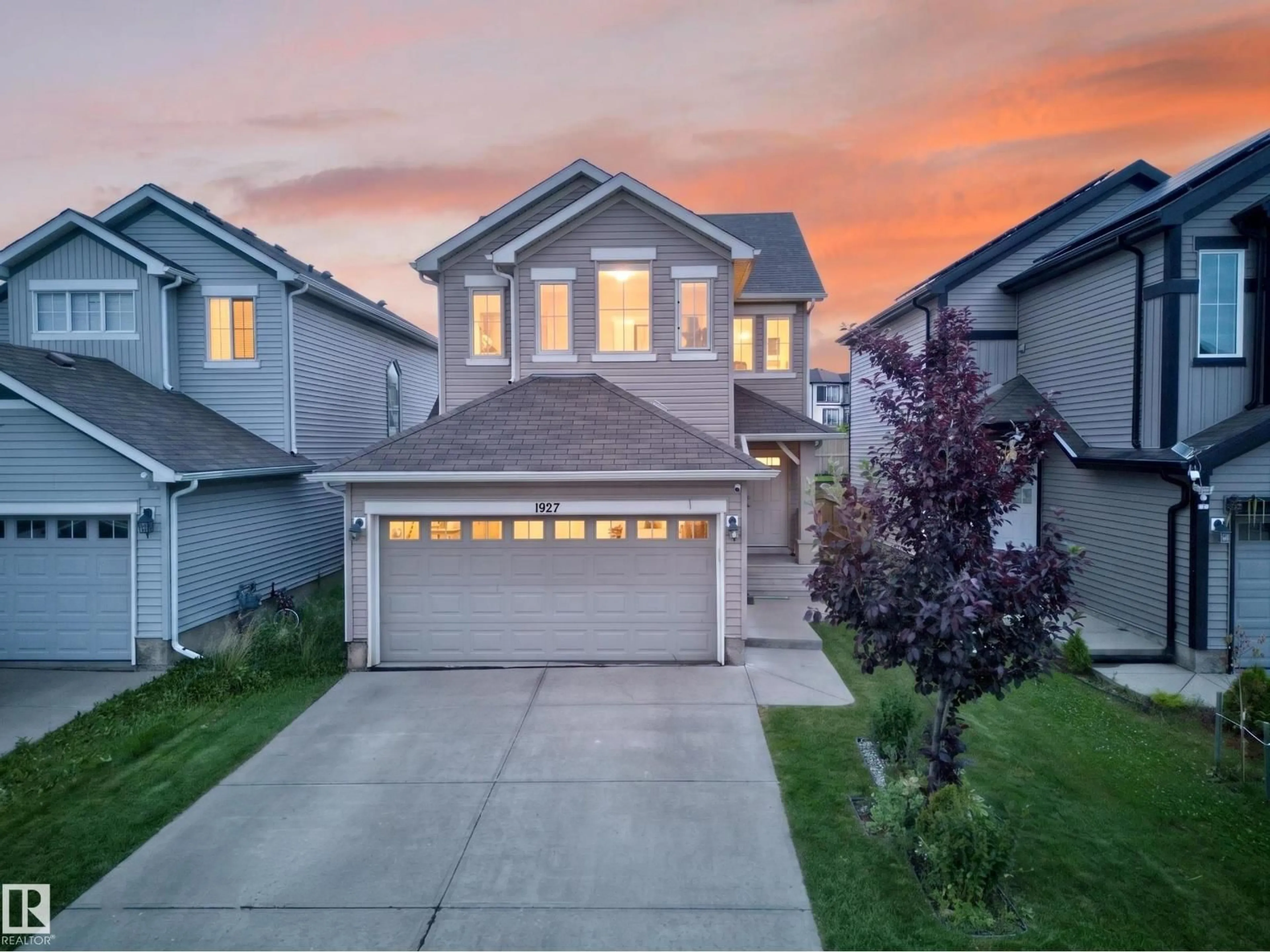 A pic from outside/outdoor area/front of a property/back of a property/a pic from drone, street for 1927 51 STREET, Edmonton Alberta T6X1Y4