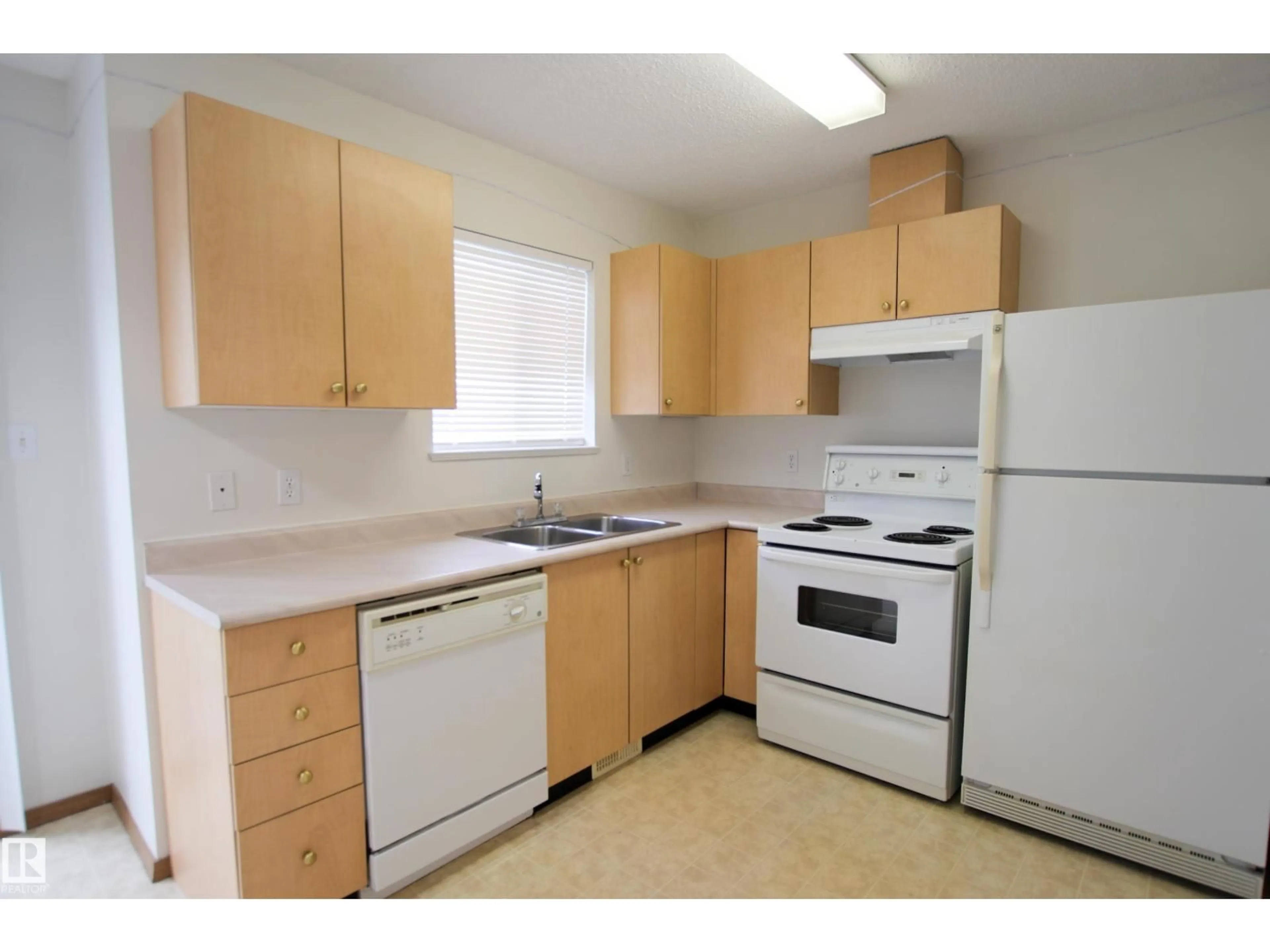 Standard kitchen, unknown for 408 - 610 KING ST, Spruce Grove Alberta T7X4J9