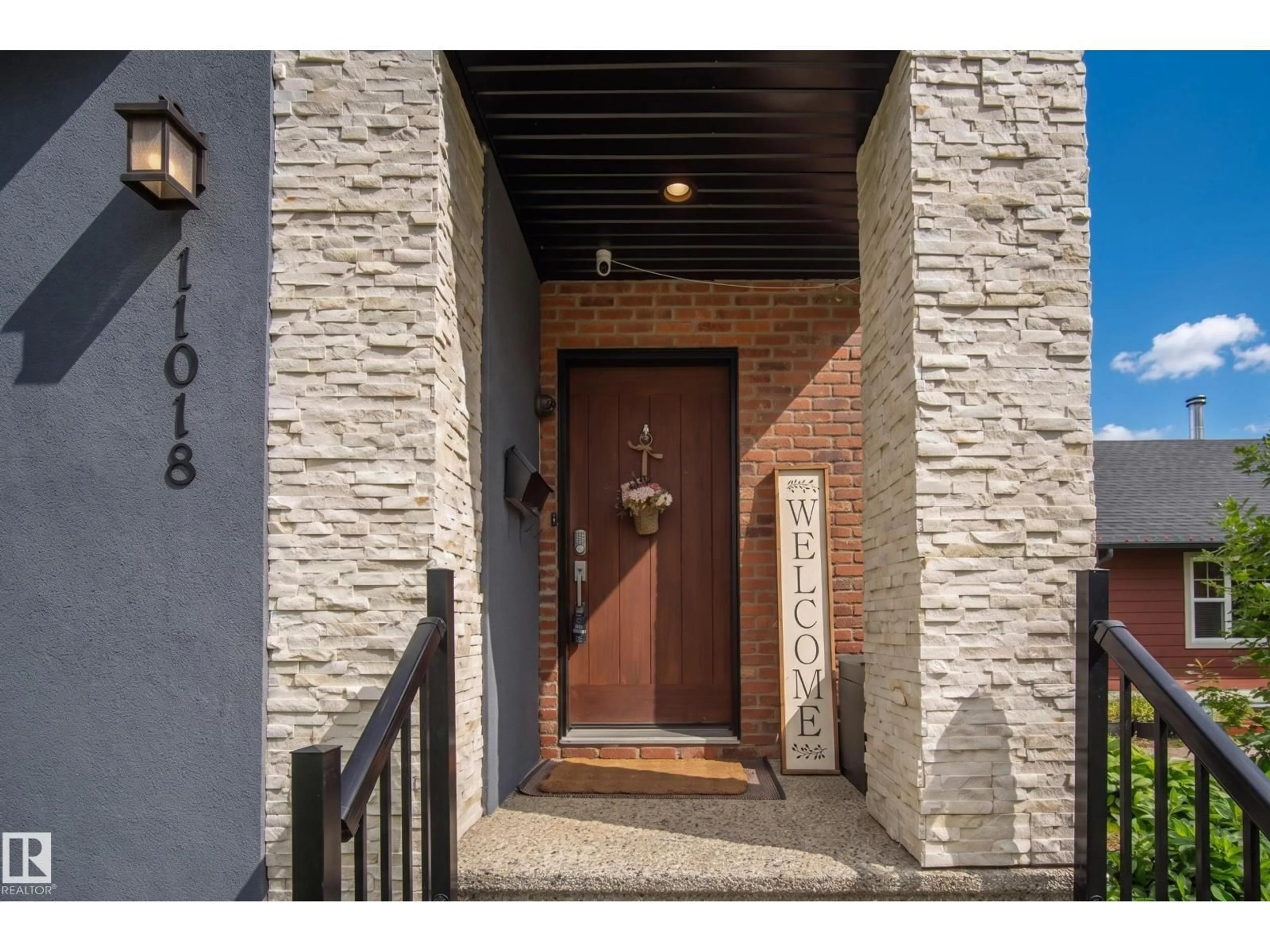 Indoor entryway for NW - 11018 122 ST, Edmonton Alberta T5M0B3