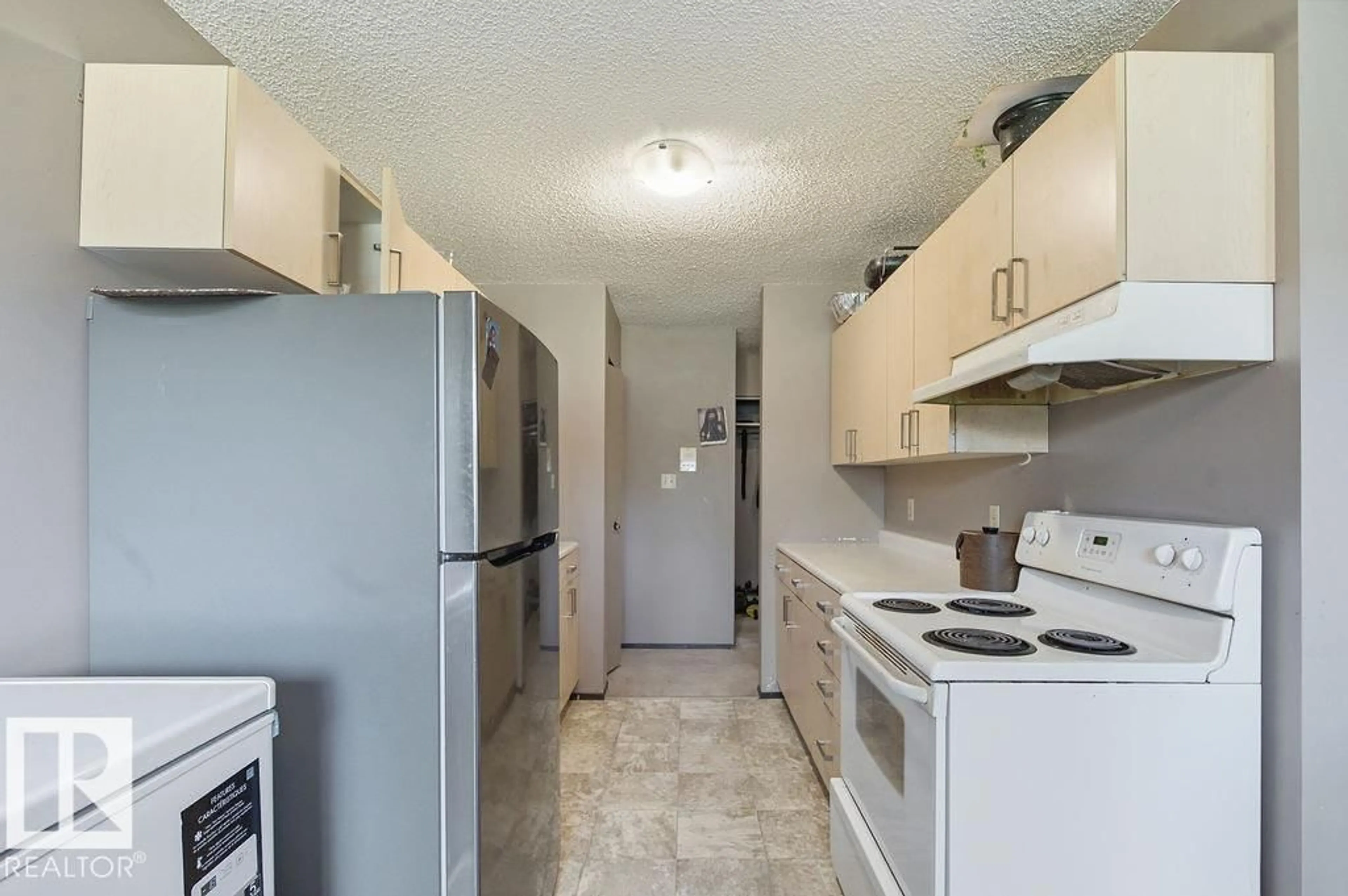 Standard kitchen, unknown for #3 - 13452 FORT RD, Edmonton Alberta T5A1C5
