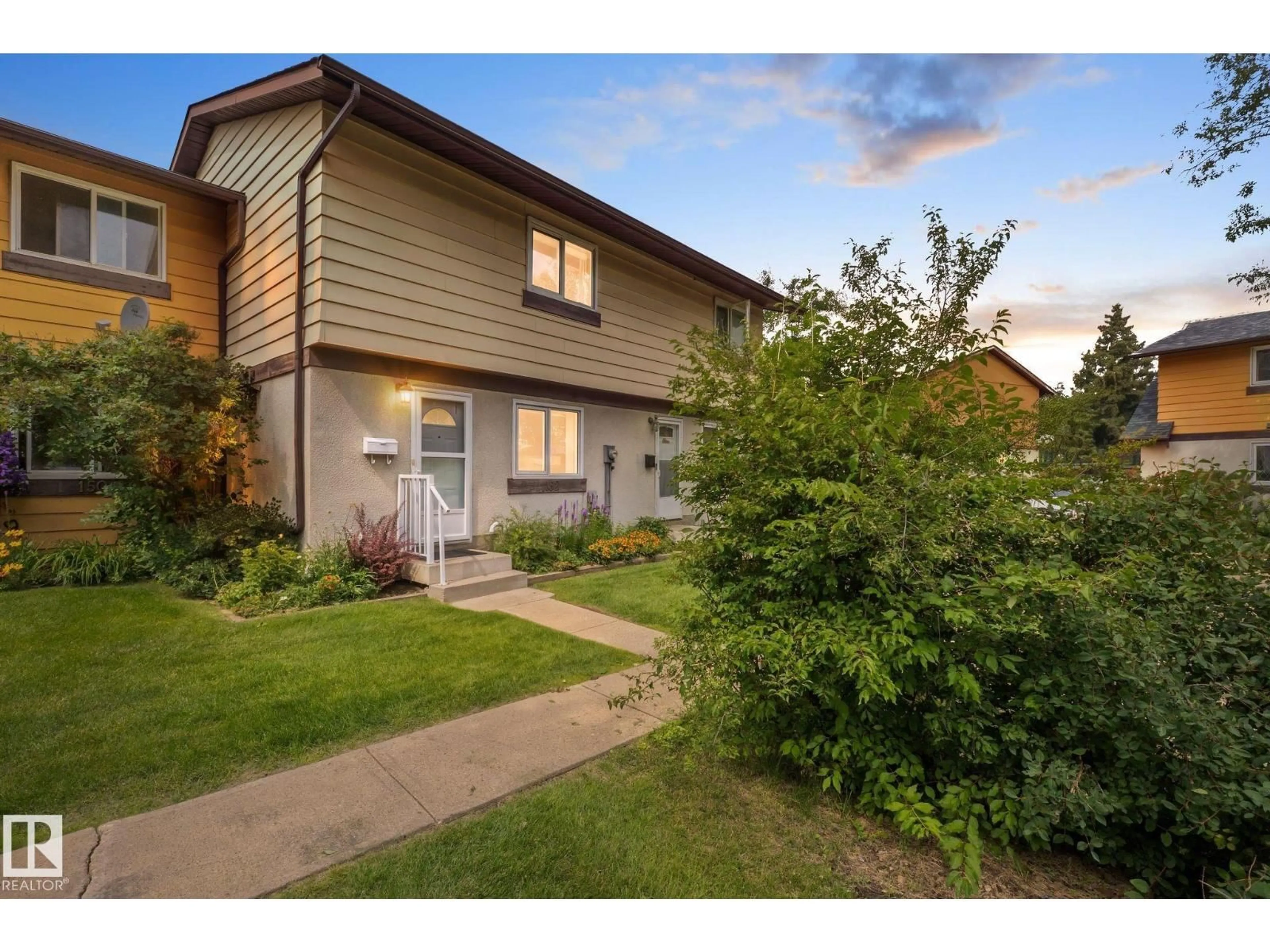 Unknown for 152 WOODSTOCK NW, Edmonton Alberta T5T0H6