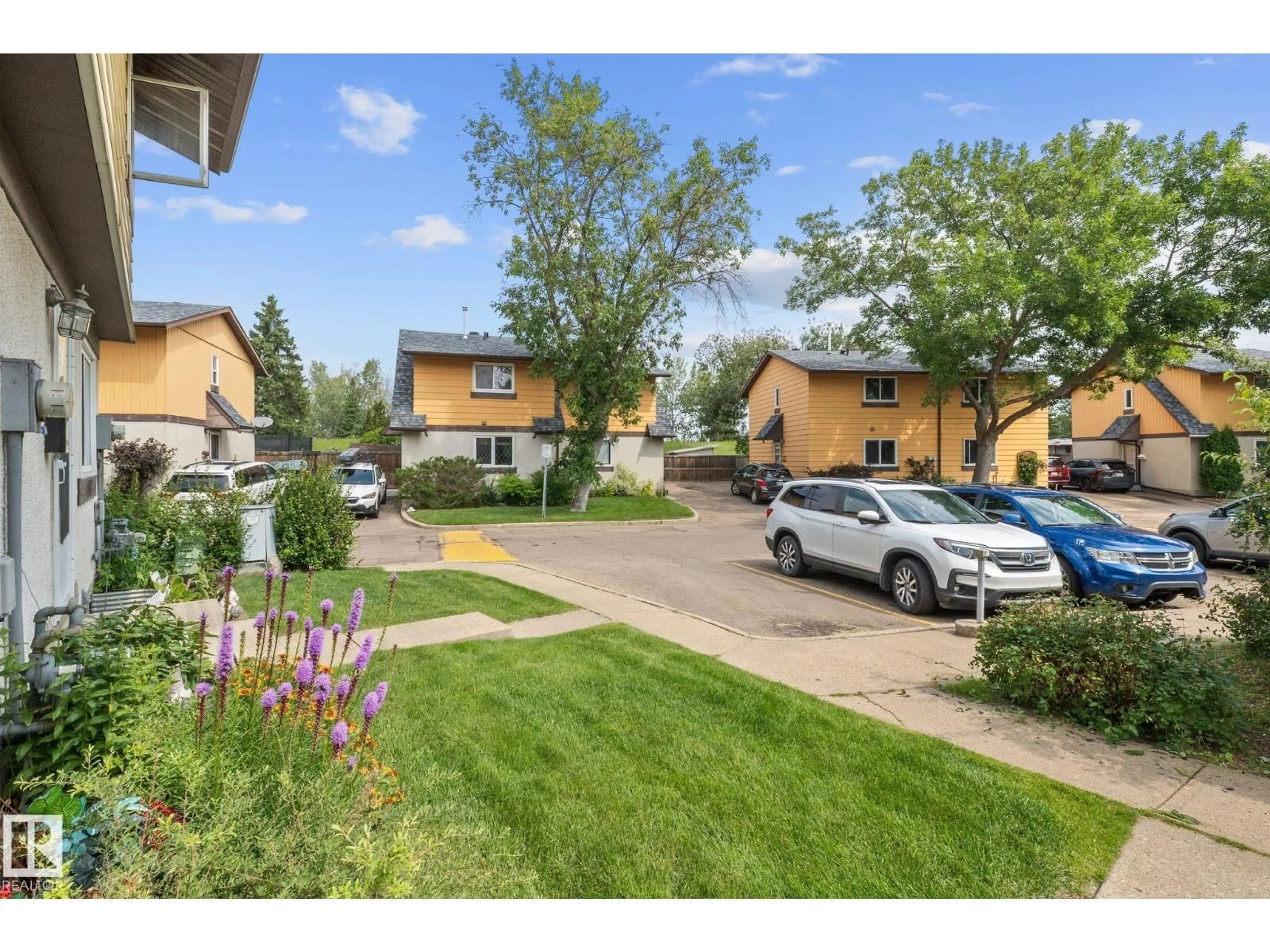Unknown for 152 WOODSTOCK NW, Edmonton Alberta T5T0H6