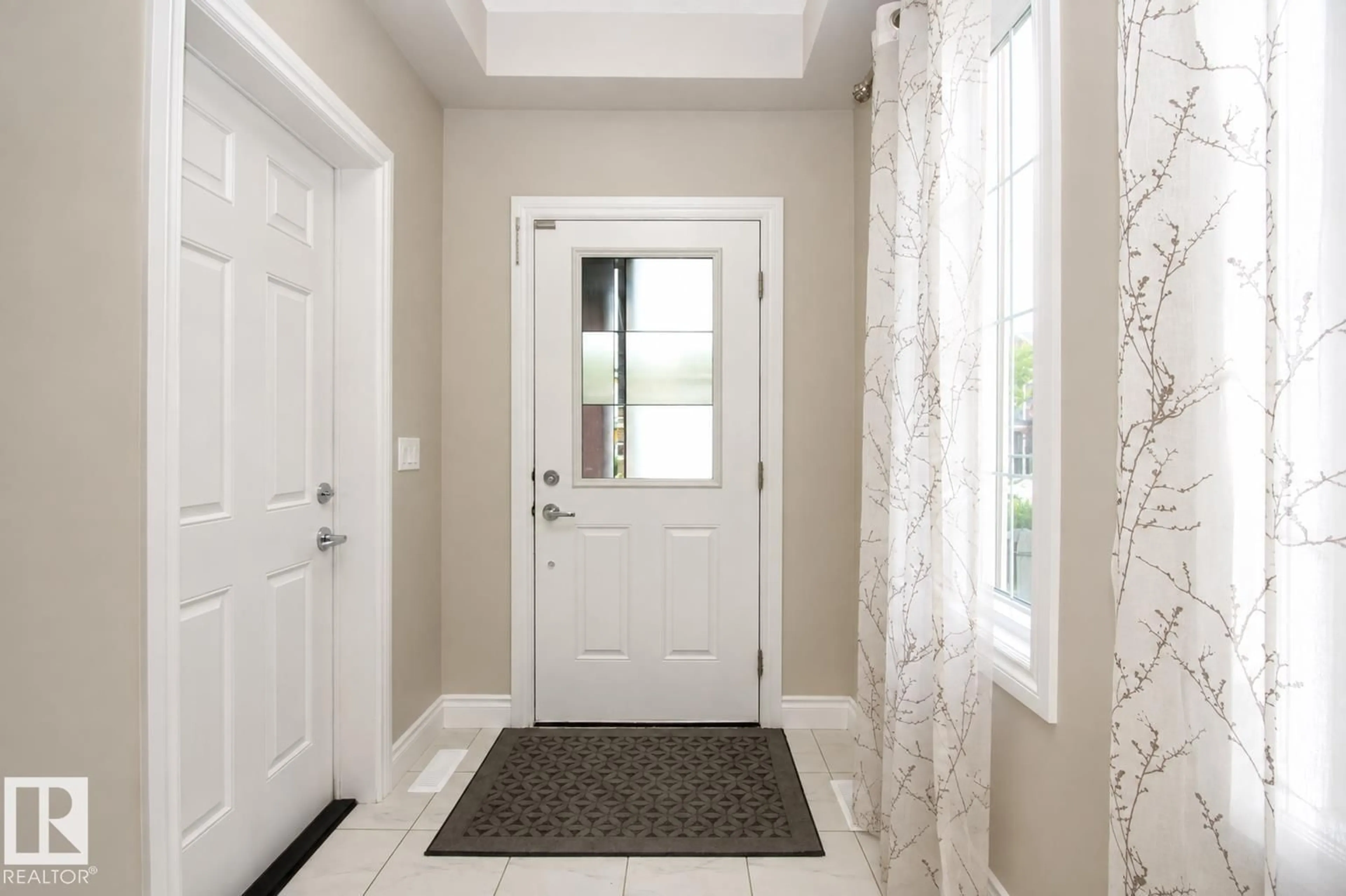 Indoor entryway for 7274 MORGAN RD, Edmonton Alberta T5E6V7