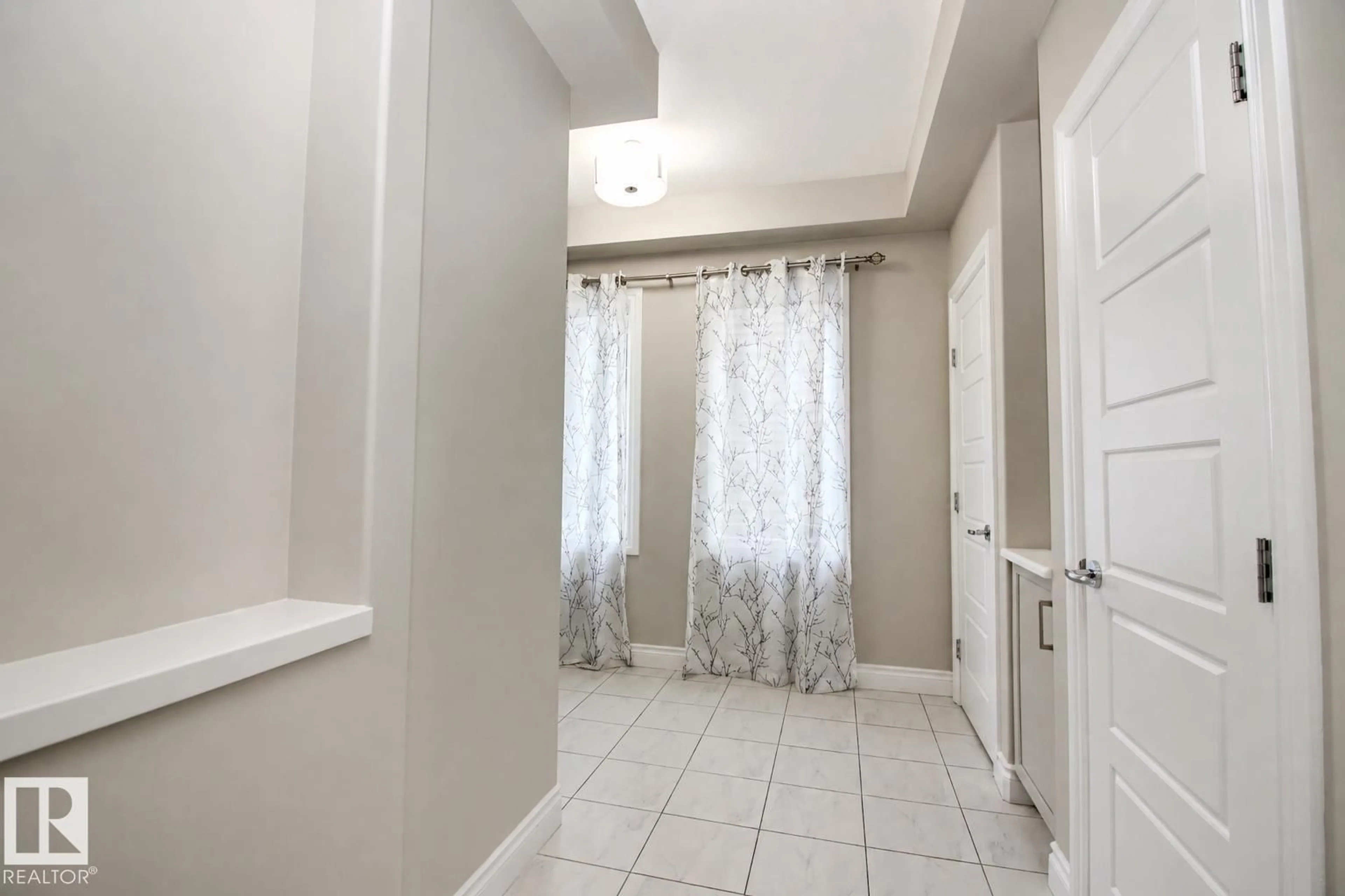 Indoor entryway for 7274 MORGAN RD, Edmonton Alberta T5E6V7