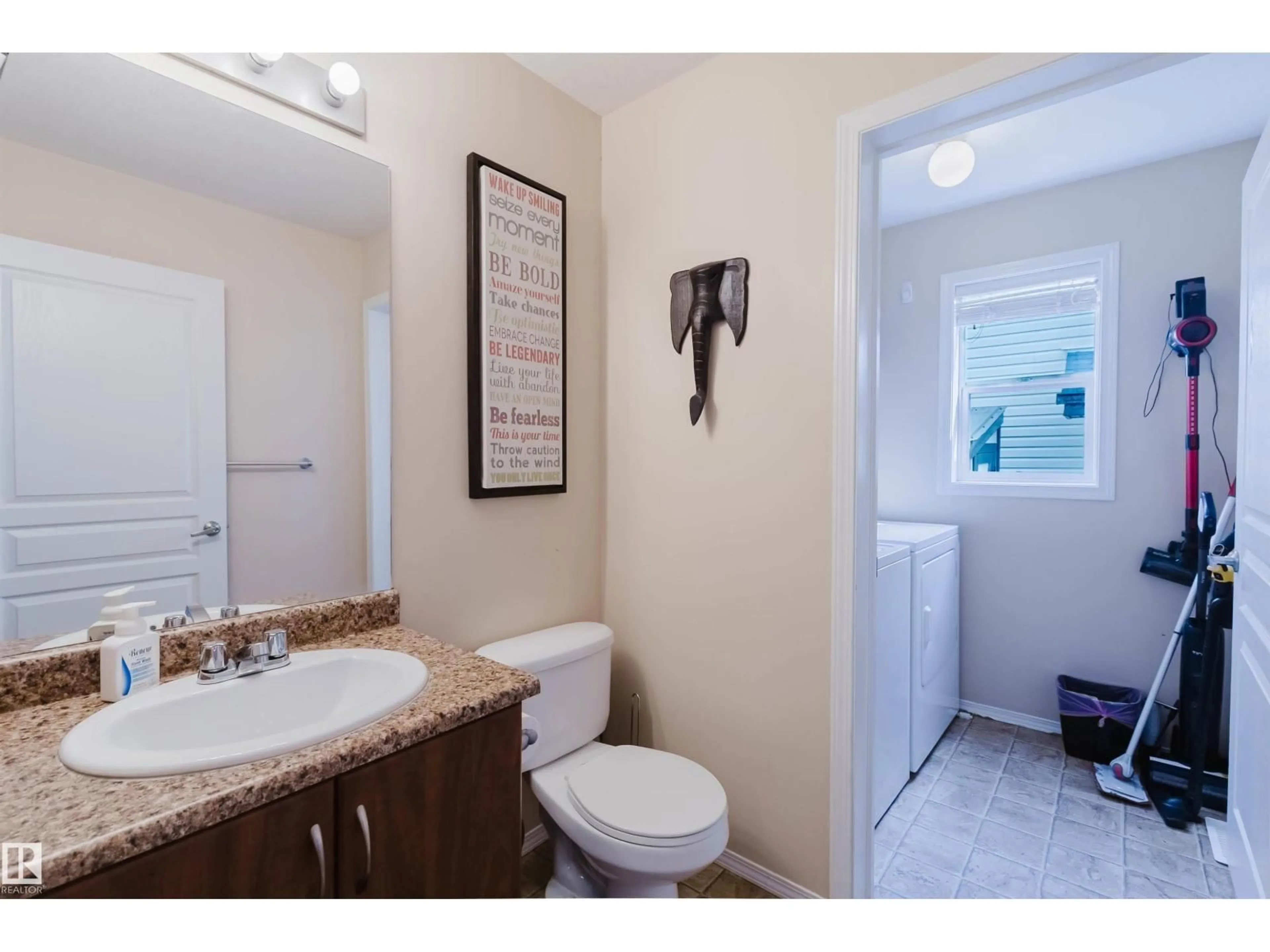 Standard bathroom, ceramic/tile floor for 120 RUE MARQUET, Beaumont Alberta T4X1W2