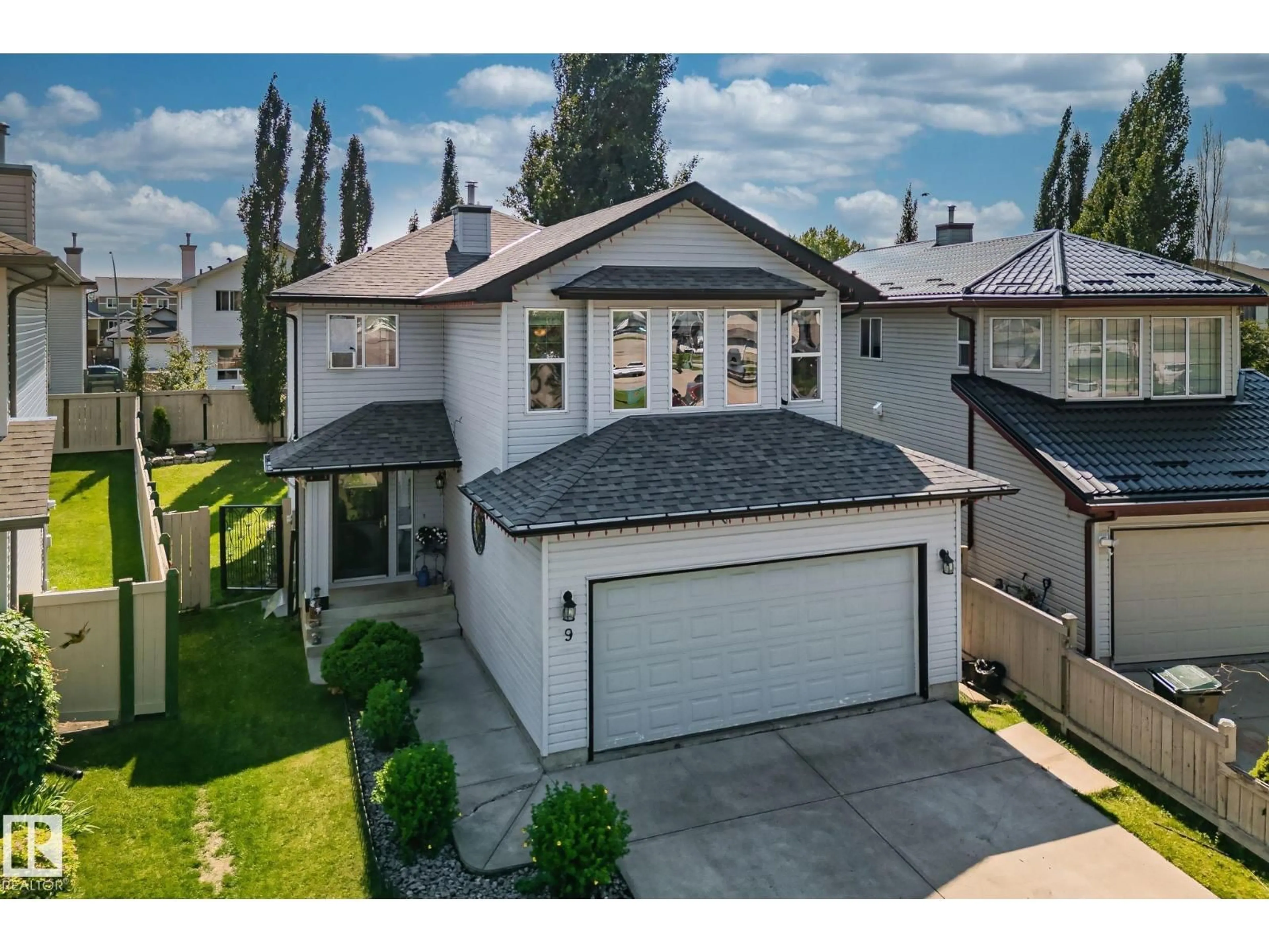 A pic from outside/outdoor area/front of a property/back of a property/a pic from drone, street for 9 LANDON DR, Spruce Grove Alberta T7X4S1