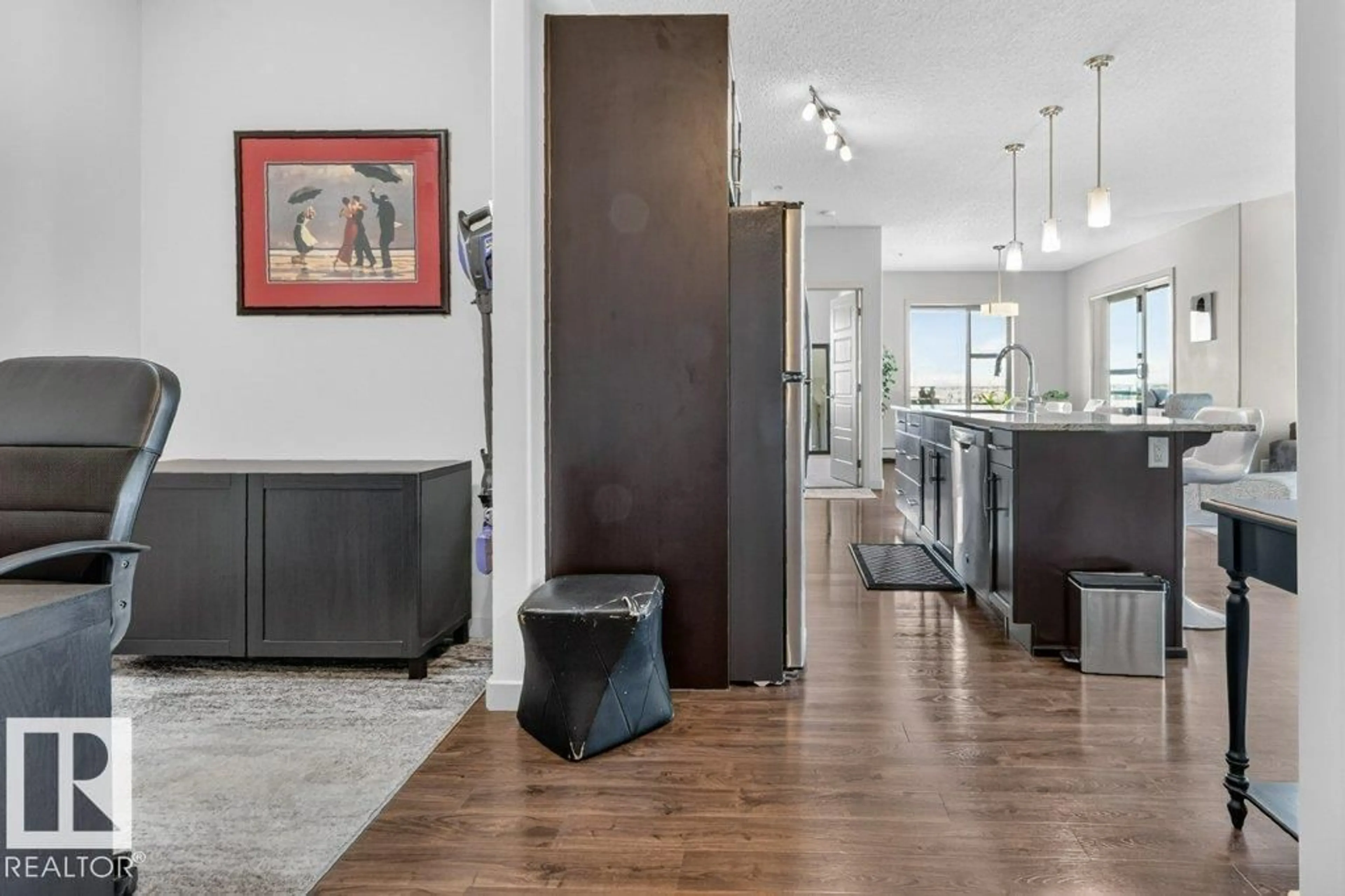 Indoor entryway for 320 - 423 AMBLESIDE LI, Edmonton Alberta T6W2Z9