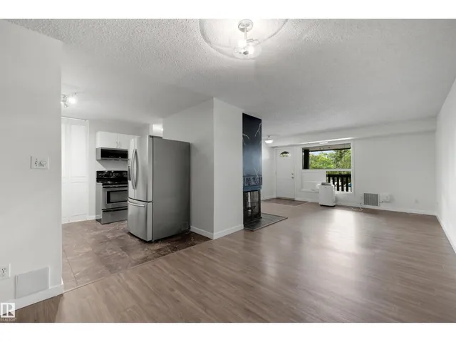 241 SURREY GARDENS GD, Edmonton 5