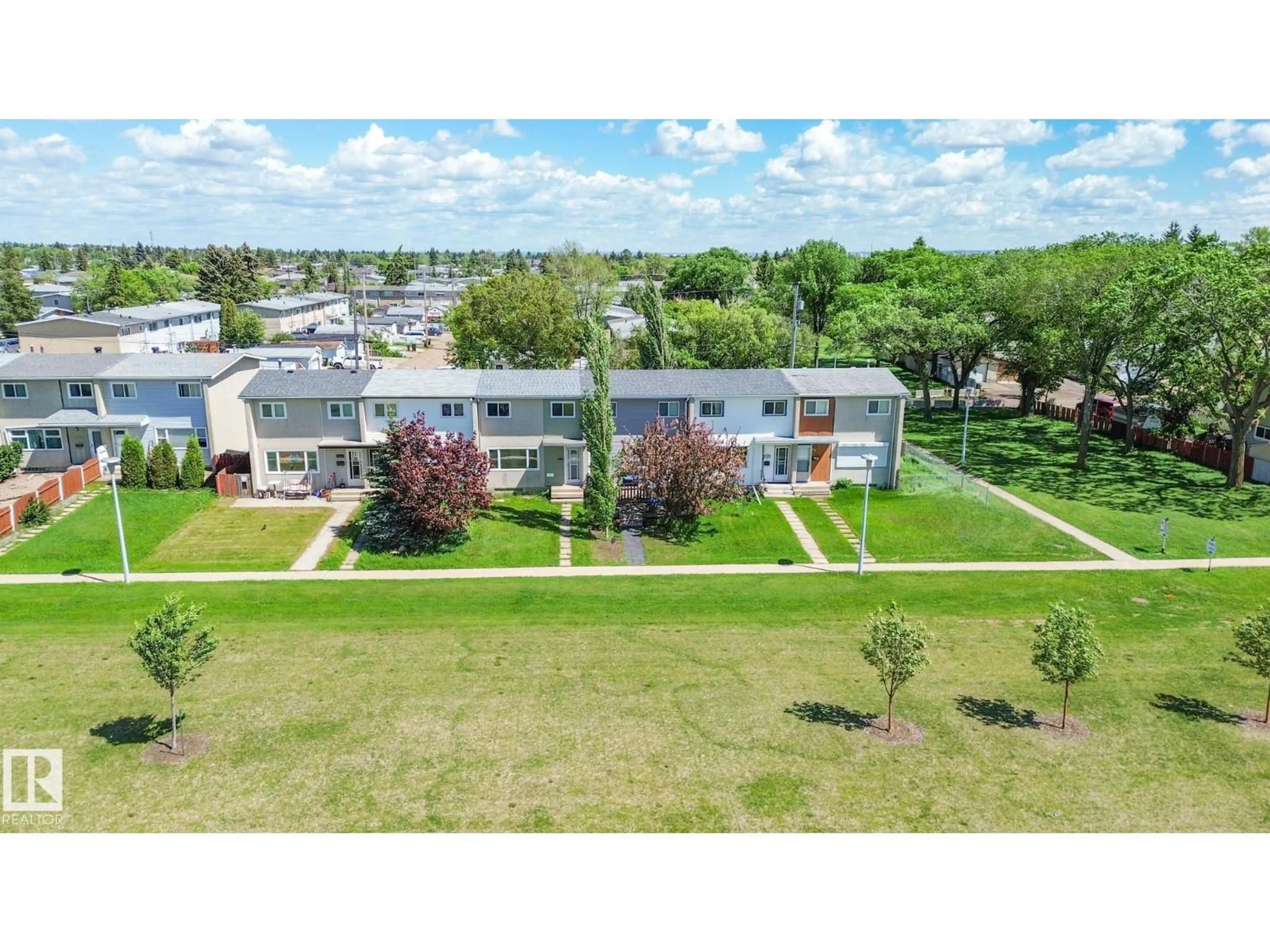 A pic from outside/outdoor area/front of a property/back of a property/a pic from drone, unknown for 13309 85 ST, Edmonton Alberta T5E2Z8