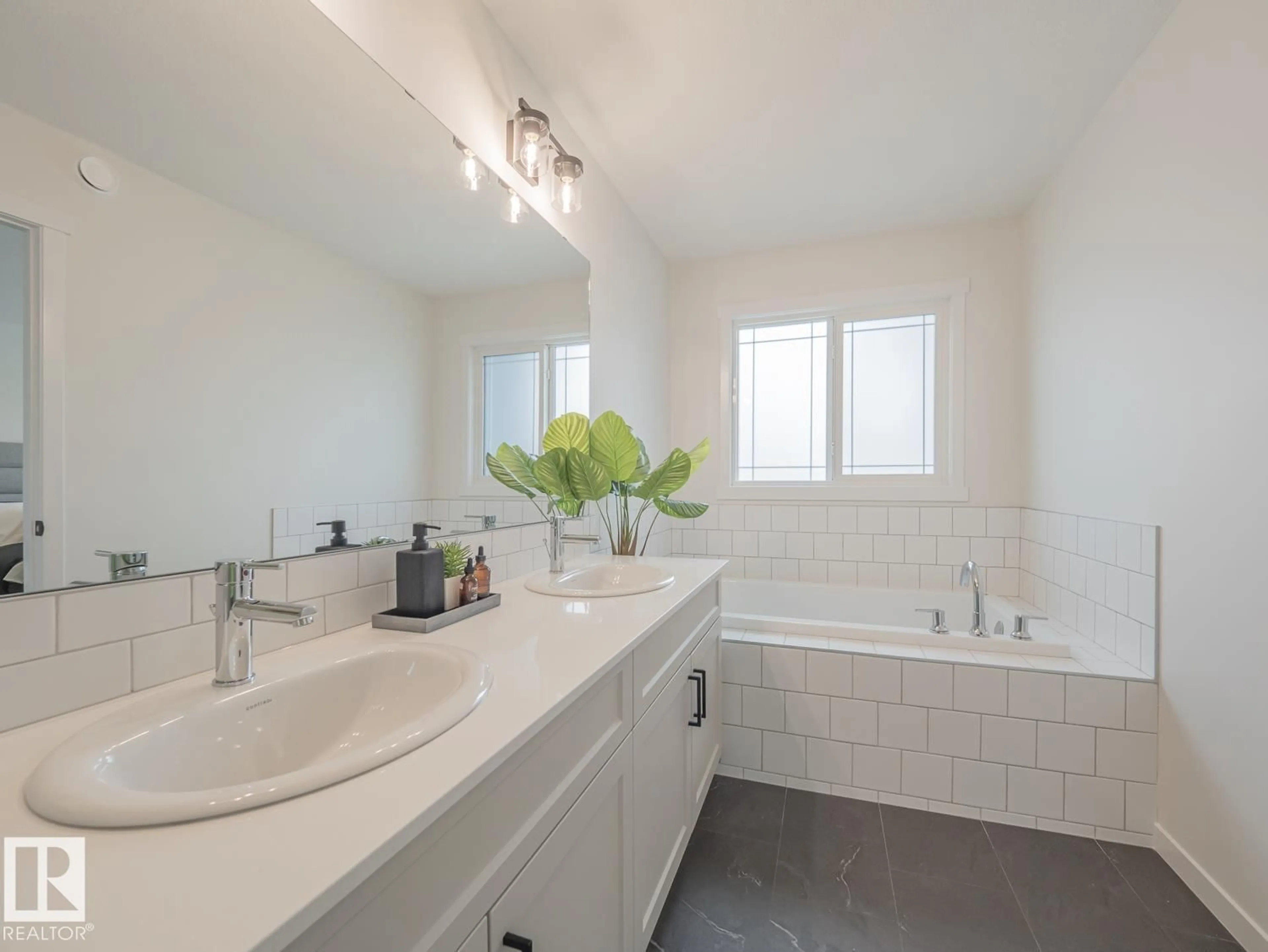 Contemporary bathroom, ceramic/tile floor for 7005 176A AV, Edmonton Alberta T5Z0X8