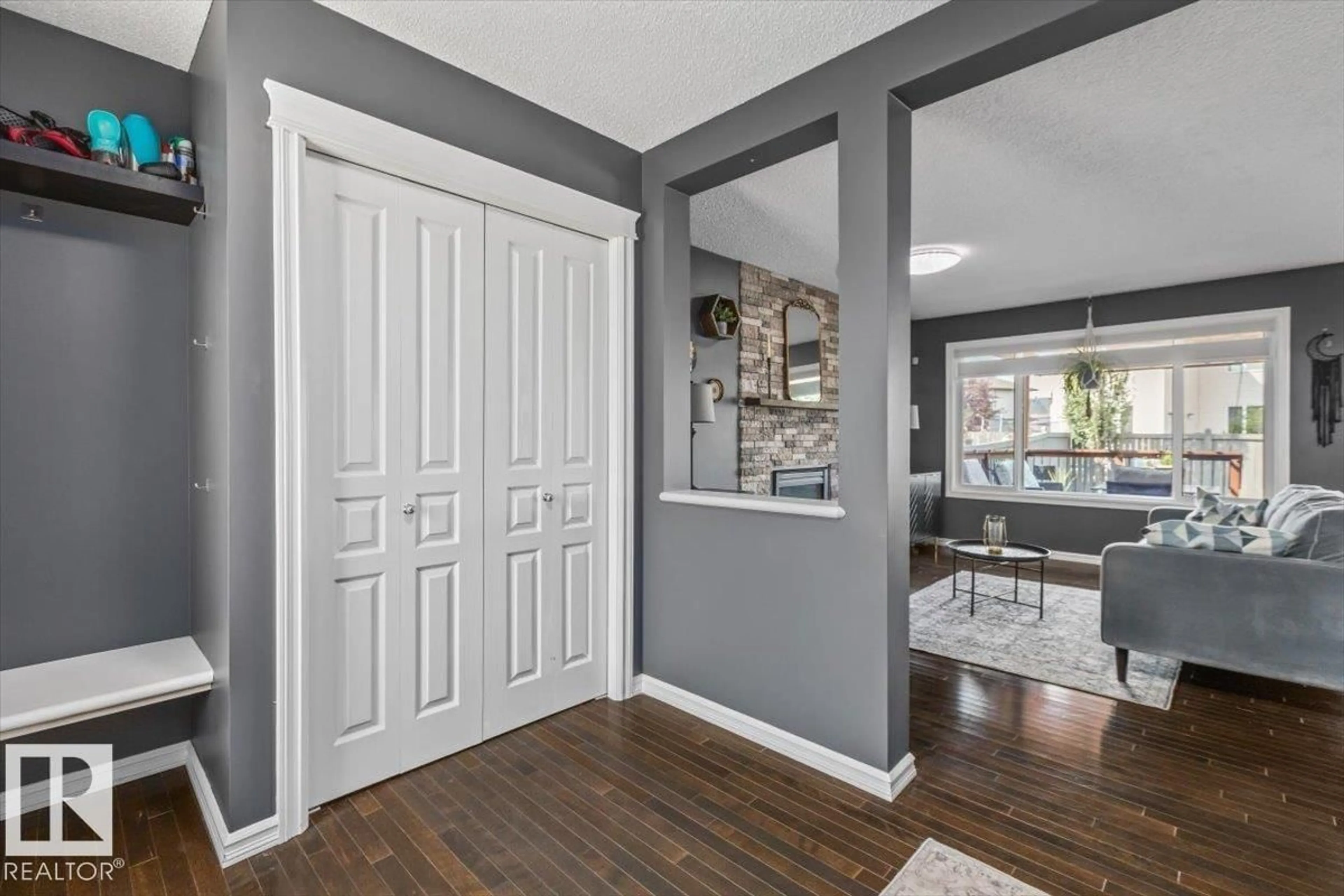 Indoor entryway for 10308 96 ST, Morinville Alberta T8R0B4