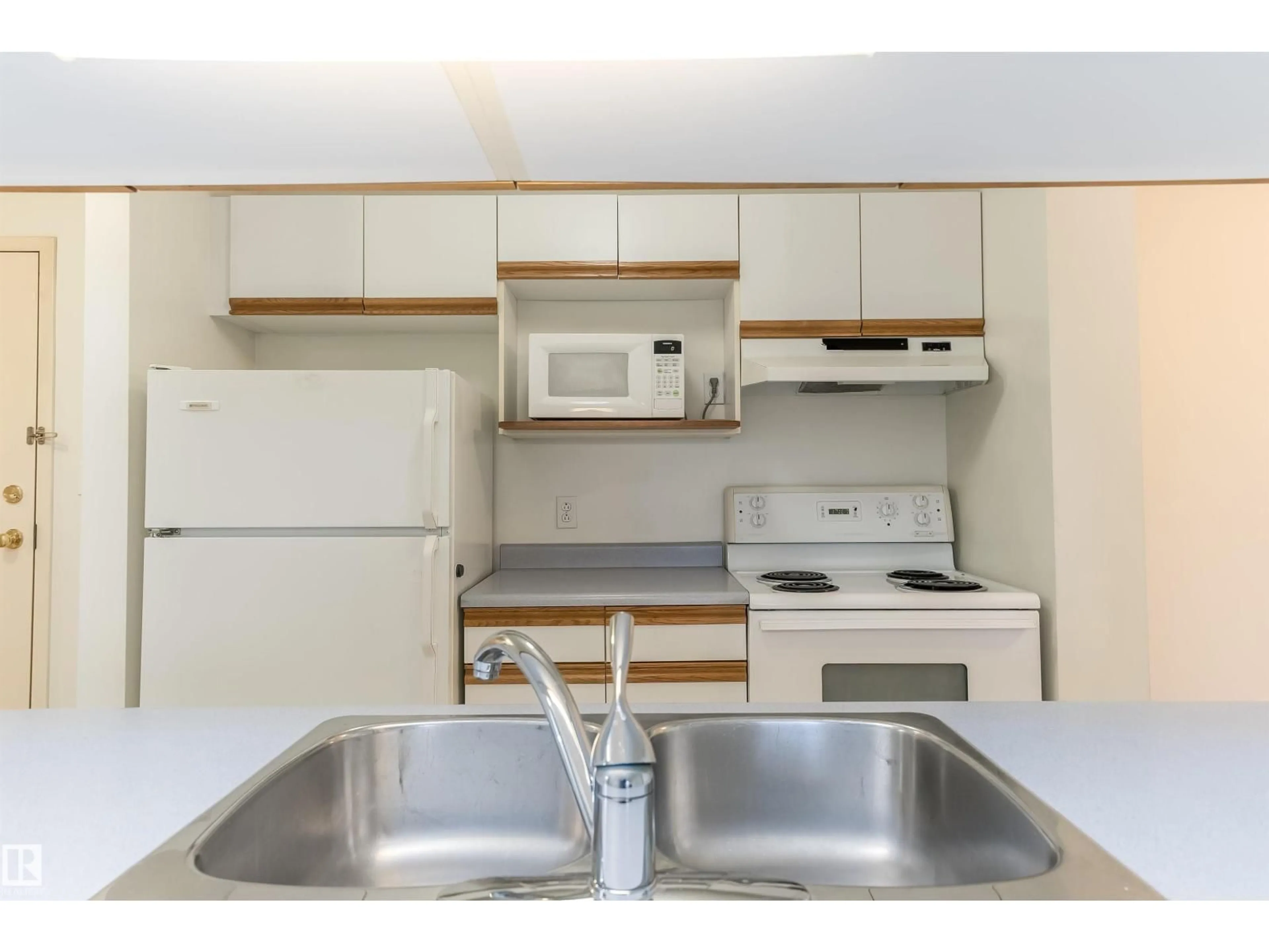 Standard kitchen, unknown for 306 - 4220 139 AV NW, Edmonton Alberta T5Y2Y2