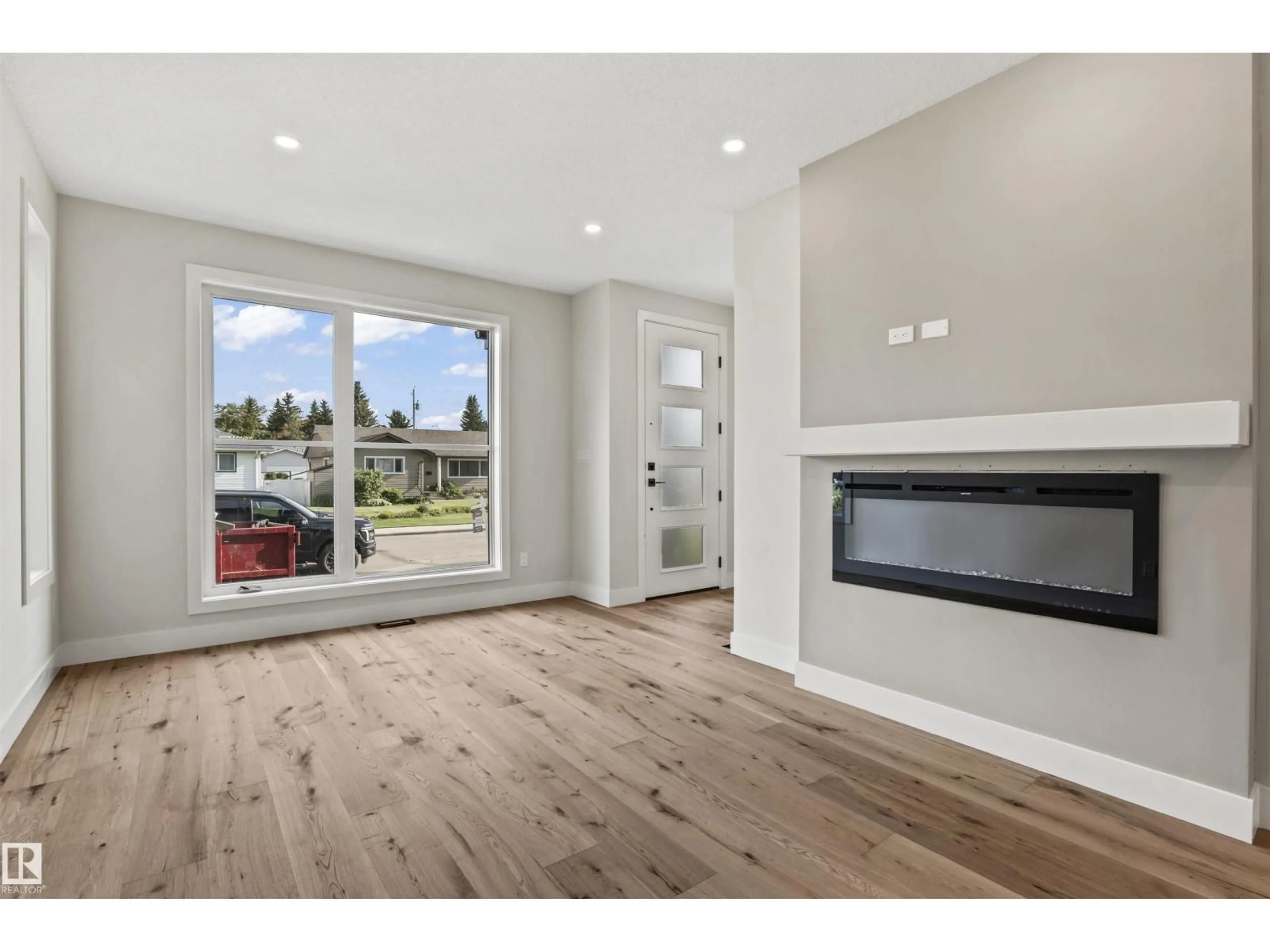 A pic of a room for 5606 105 AV, Edmonton Alberta T6A1A6