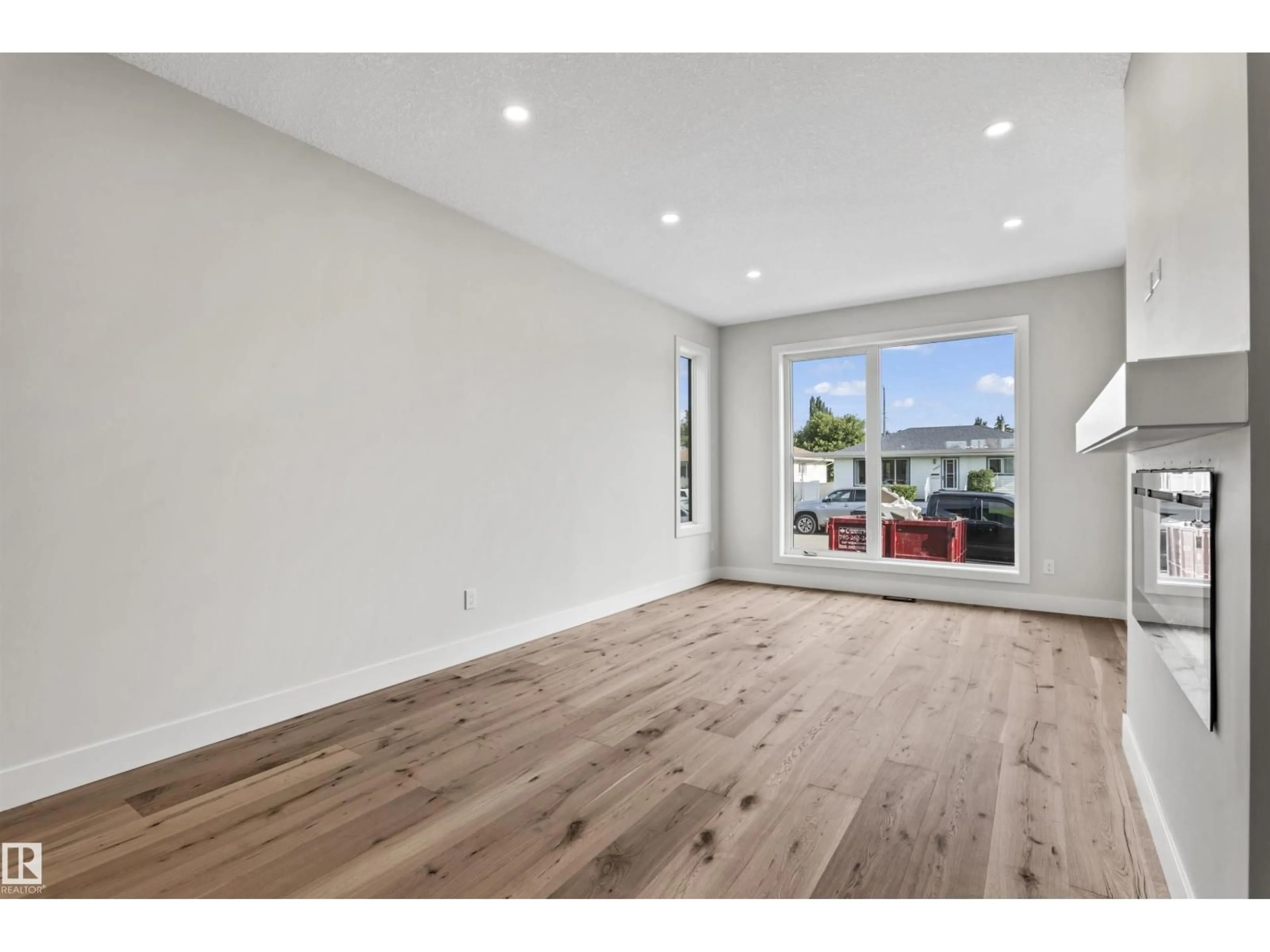 A pic of a room for 5606 105 AV, Edmonton Alberta T6A1A6