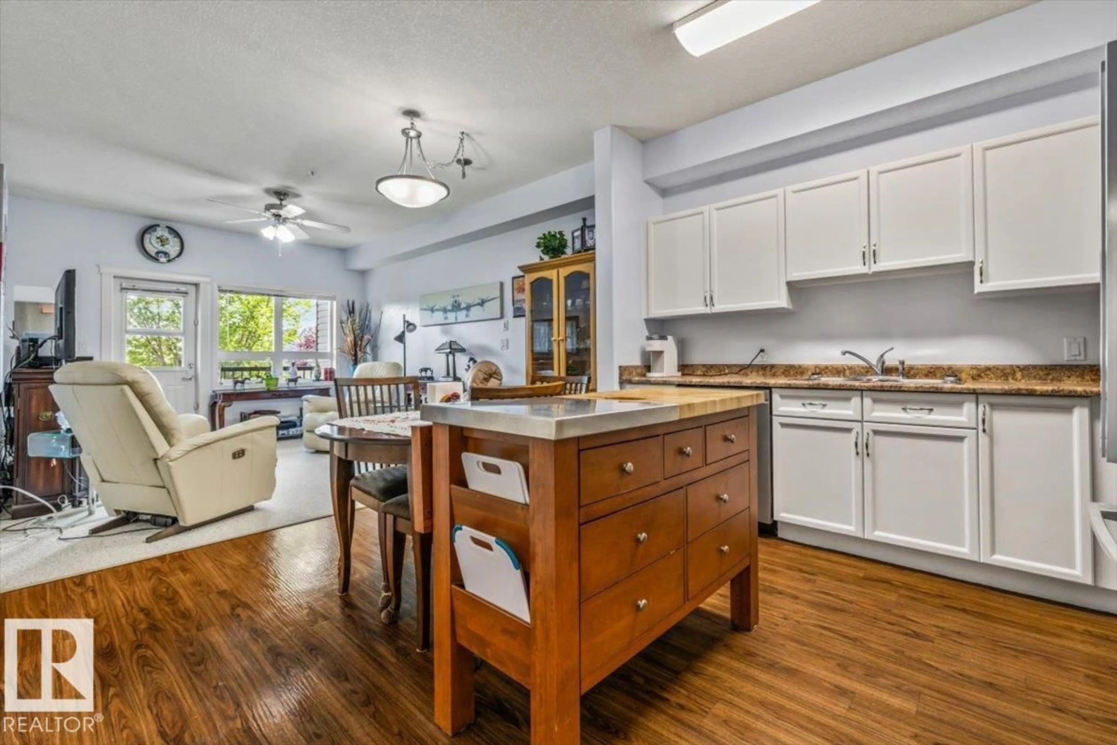 Open concept kitchen, unknown for 202 - 8702 SOUTHFORT DR, Fort Saskatchewan Alberta T8L4R6