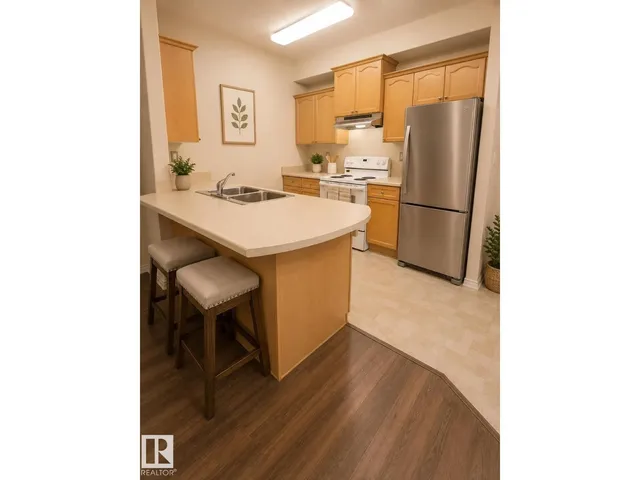 16715 100 AV, Edmonton 4