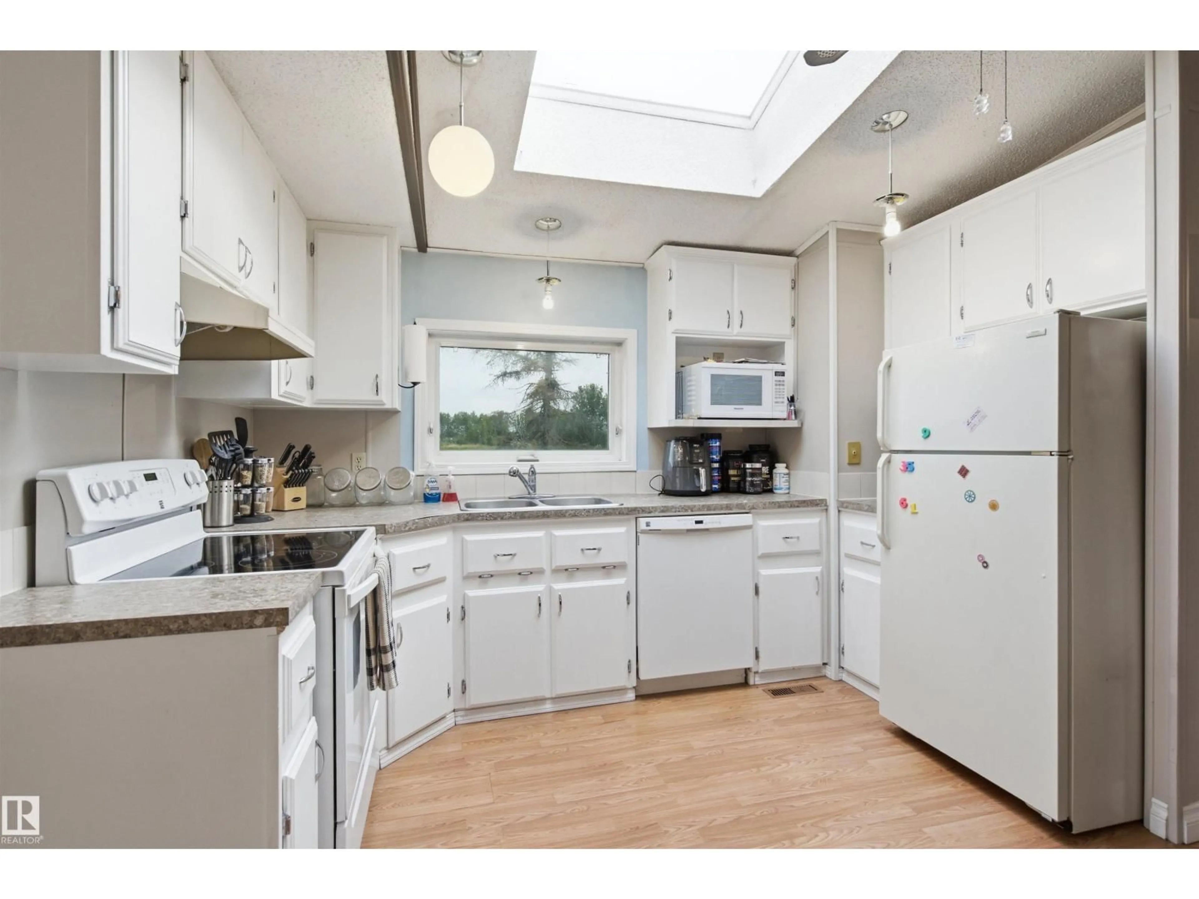 Standard kitchen, unknown for 62418 RR 442, Rural Bonnyville M.D. Alberta T9N2H6
