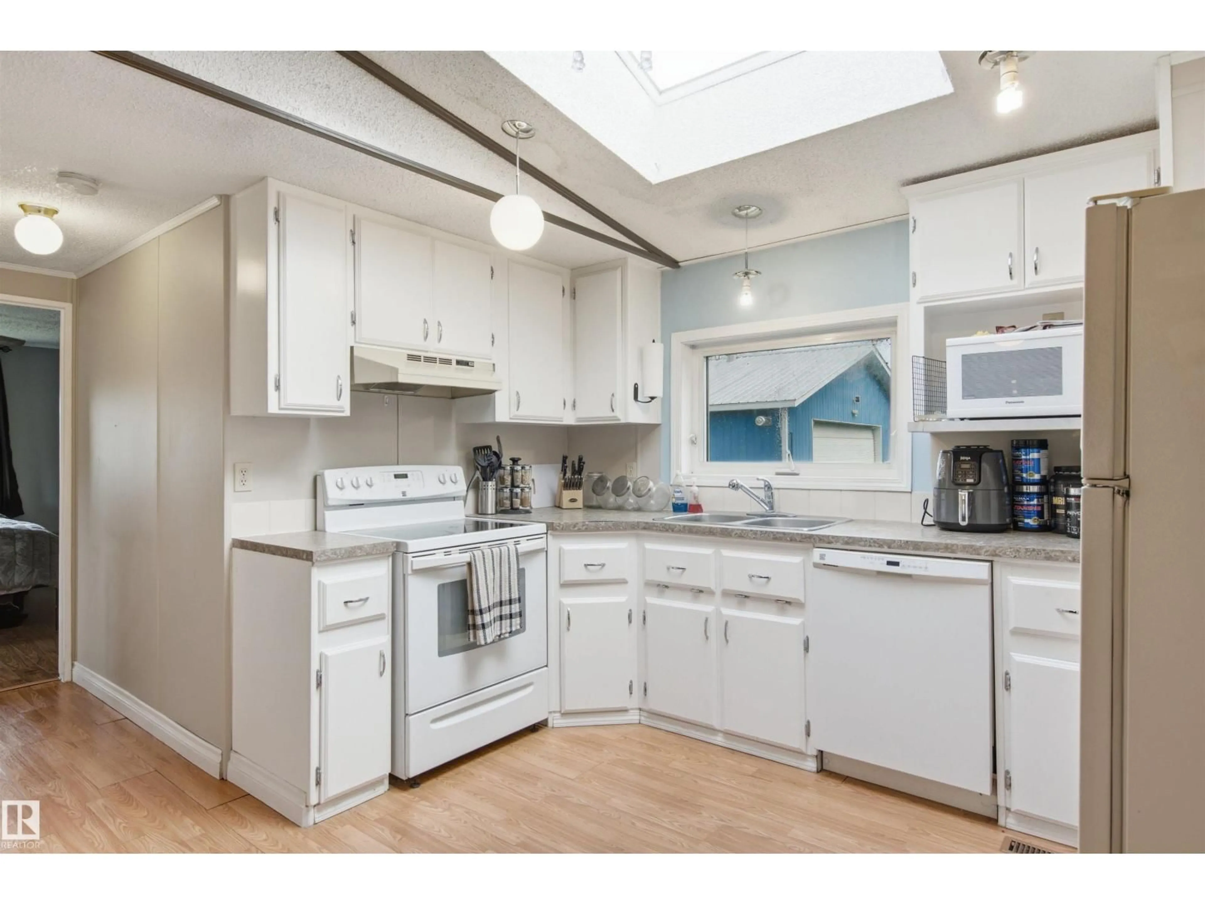 Standard kitchen, unknown for 62418 RR 442, Rural Bonnyville M.D. Alberta T9N2H6