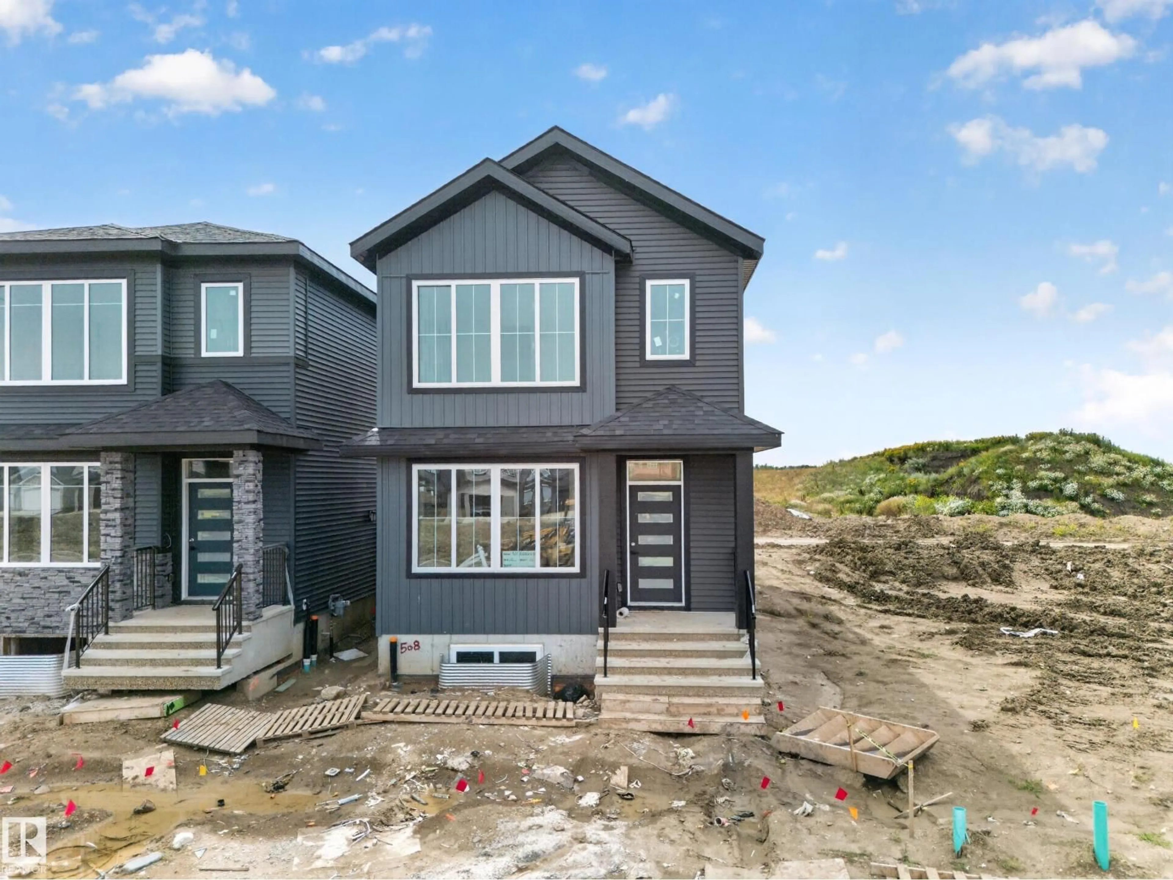 Home with vinyl exterior material, street for 508 ROBINSON BV, Leduc Alberta T9E1P8