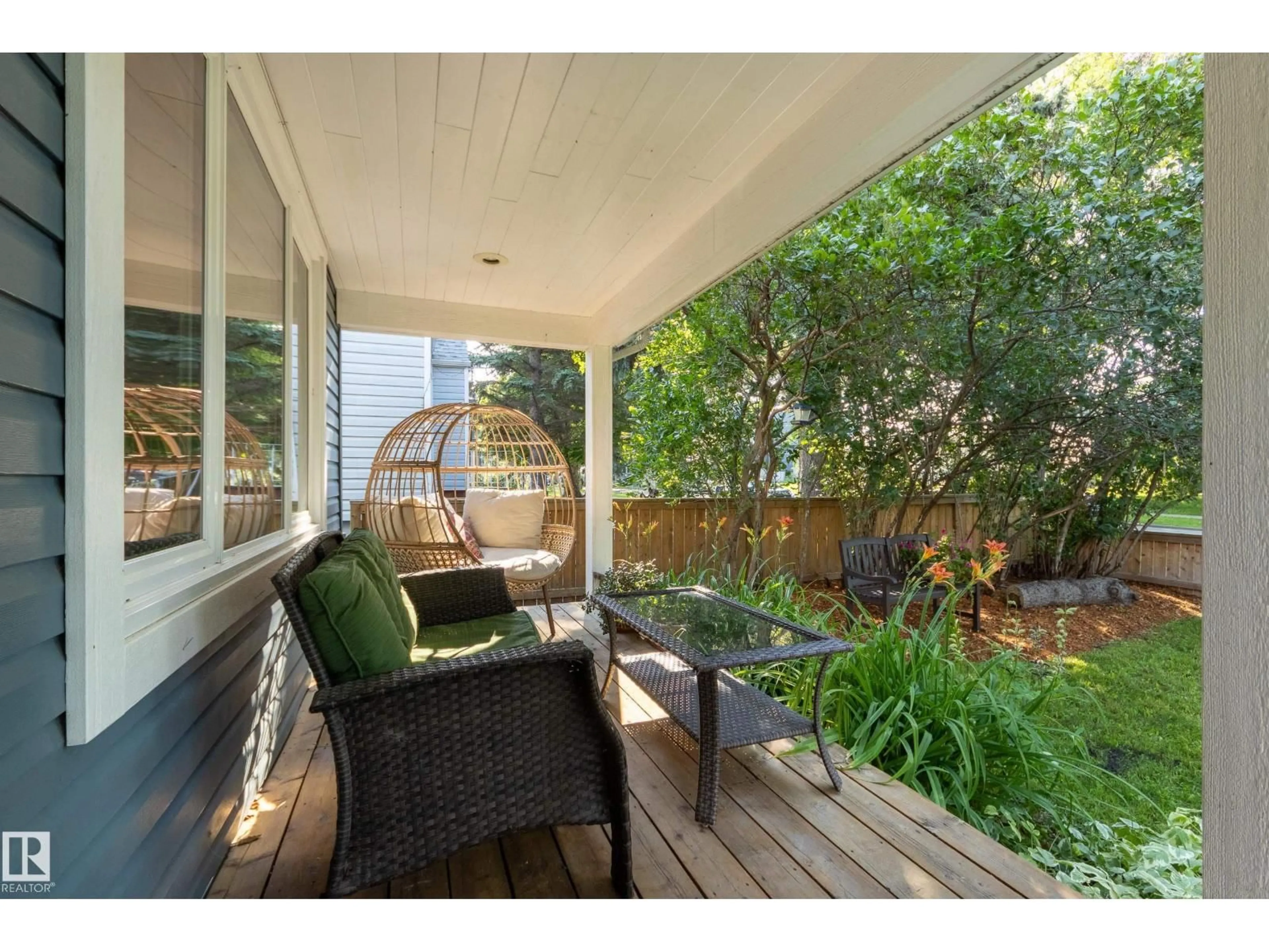 Patio, water/lake/river/ocean view for 10644 65 AV, Edmonton Alberta T6H1V4