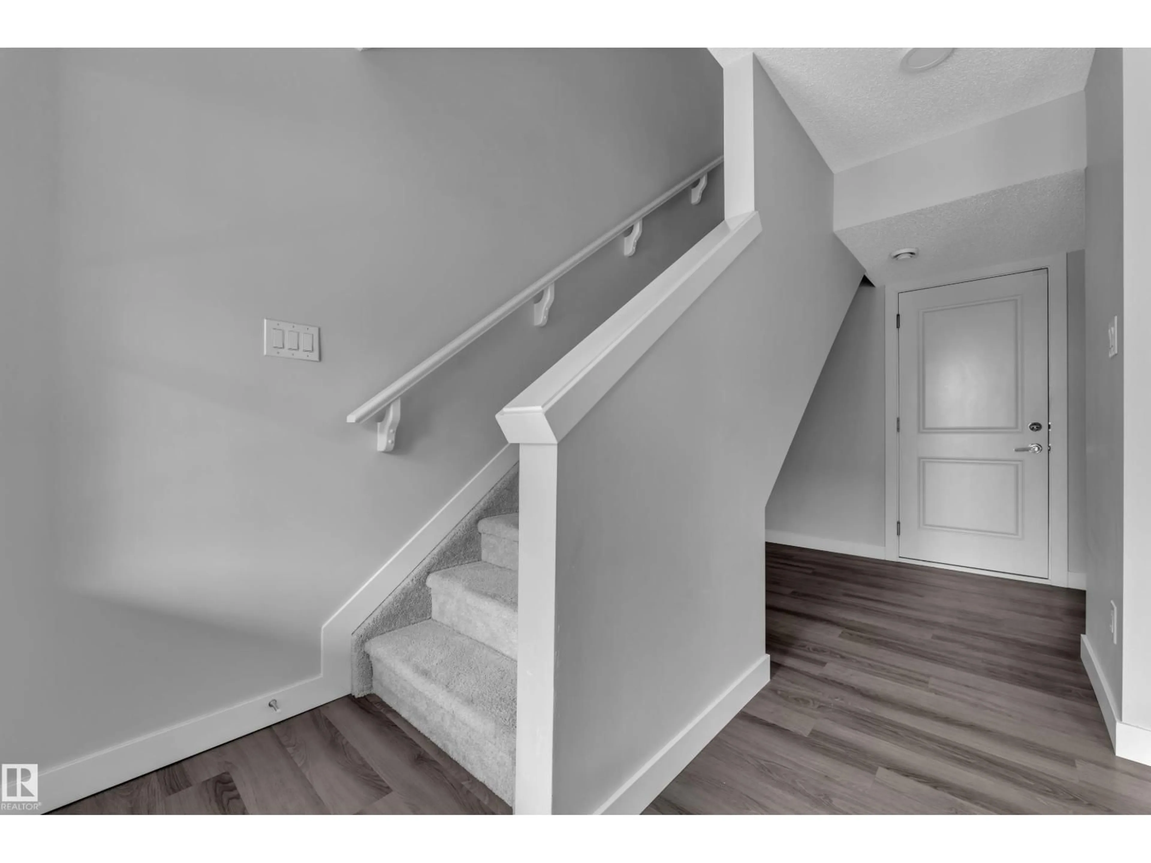 Stairs for 1051 - 49 GRAYDON HILL BOULEVARD, Edmonton Alberta T6W3C8