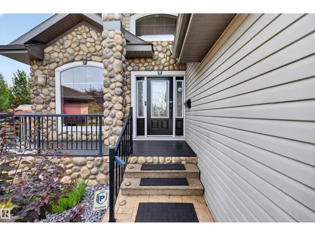 1213 CUNNINGHAM DR, Edmonton 2