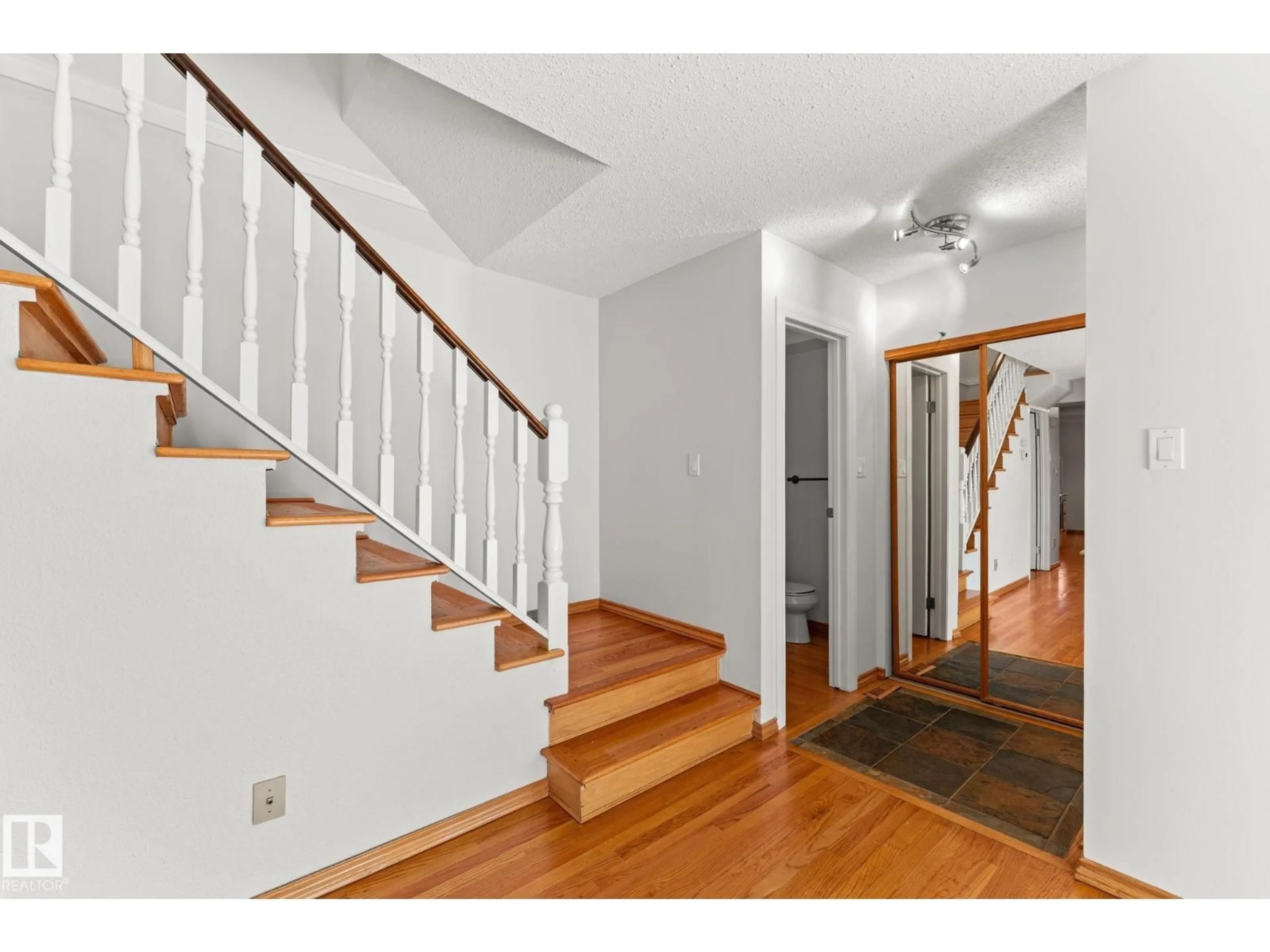 Unknown for 5367 HILL VIEW CR, Edmonton Alberta T6L1V9