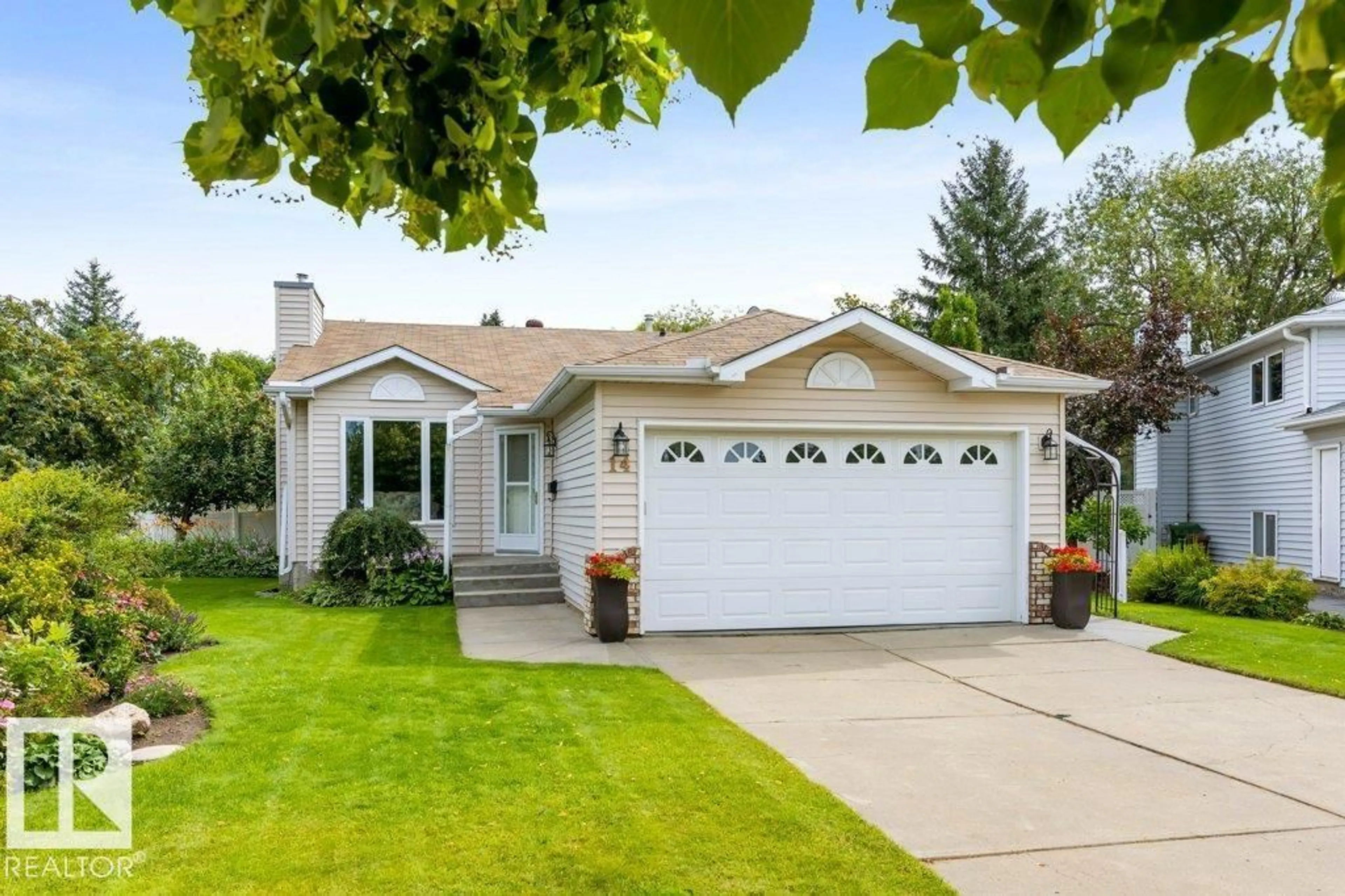 Home with vinyl exterior material, street for 14 FULTON PL, St. Albert Alberta T8N5Z8