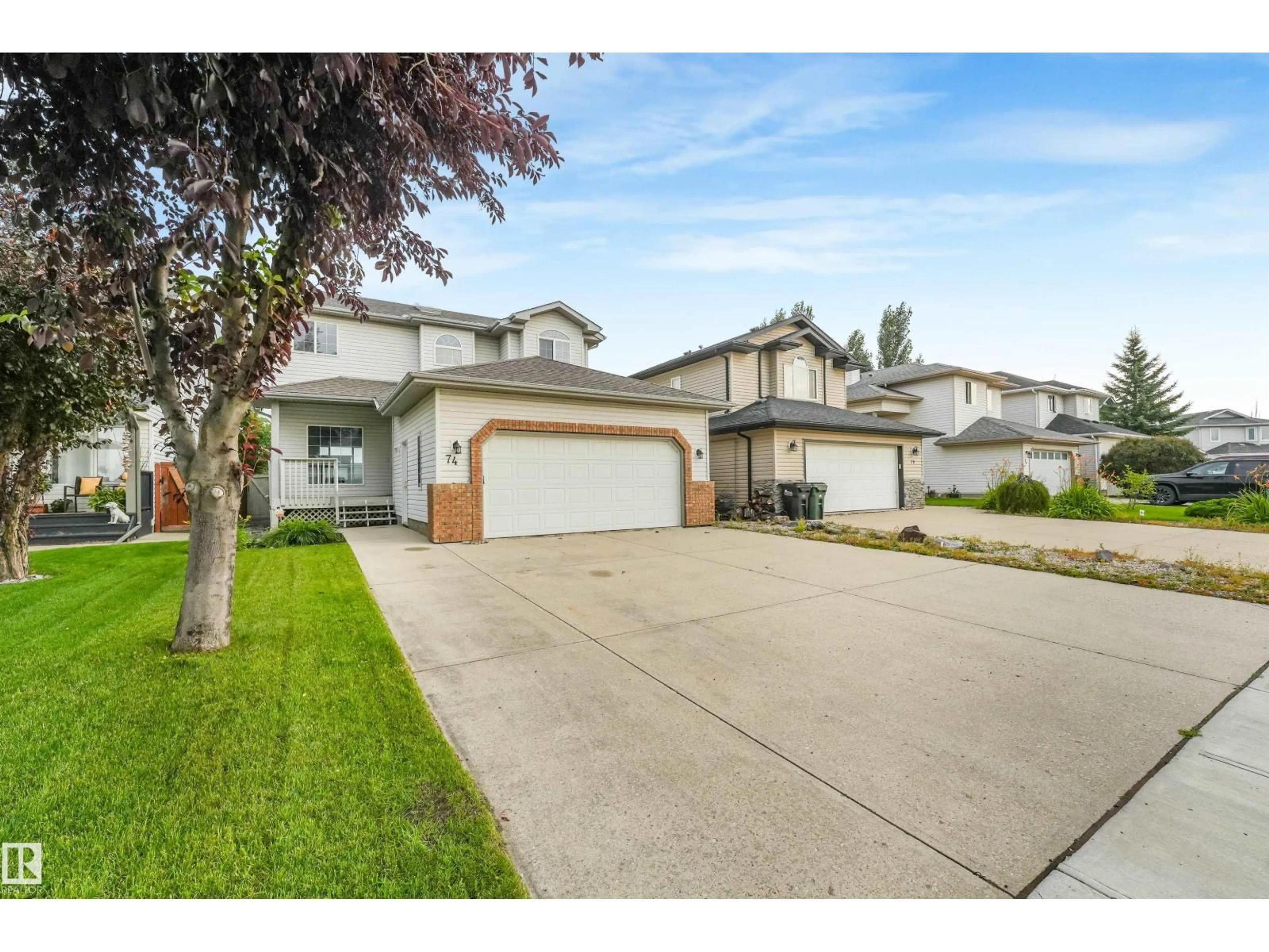 A pic from outside/outdoor area/front of a property/back of a property/a pic from drone, street for 74 CATALINA DR, Sherwood Park Alberta T8H2B4