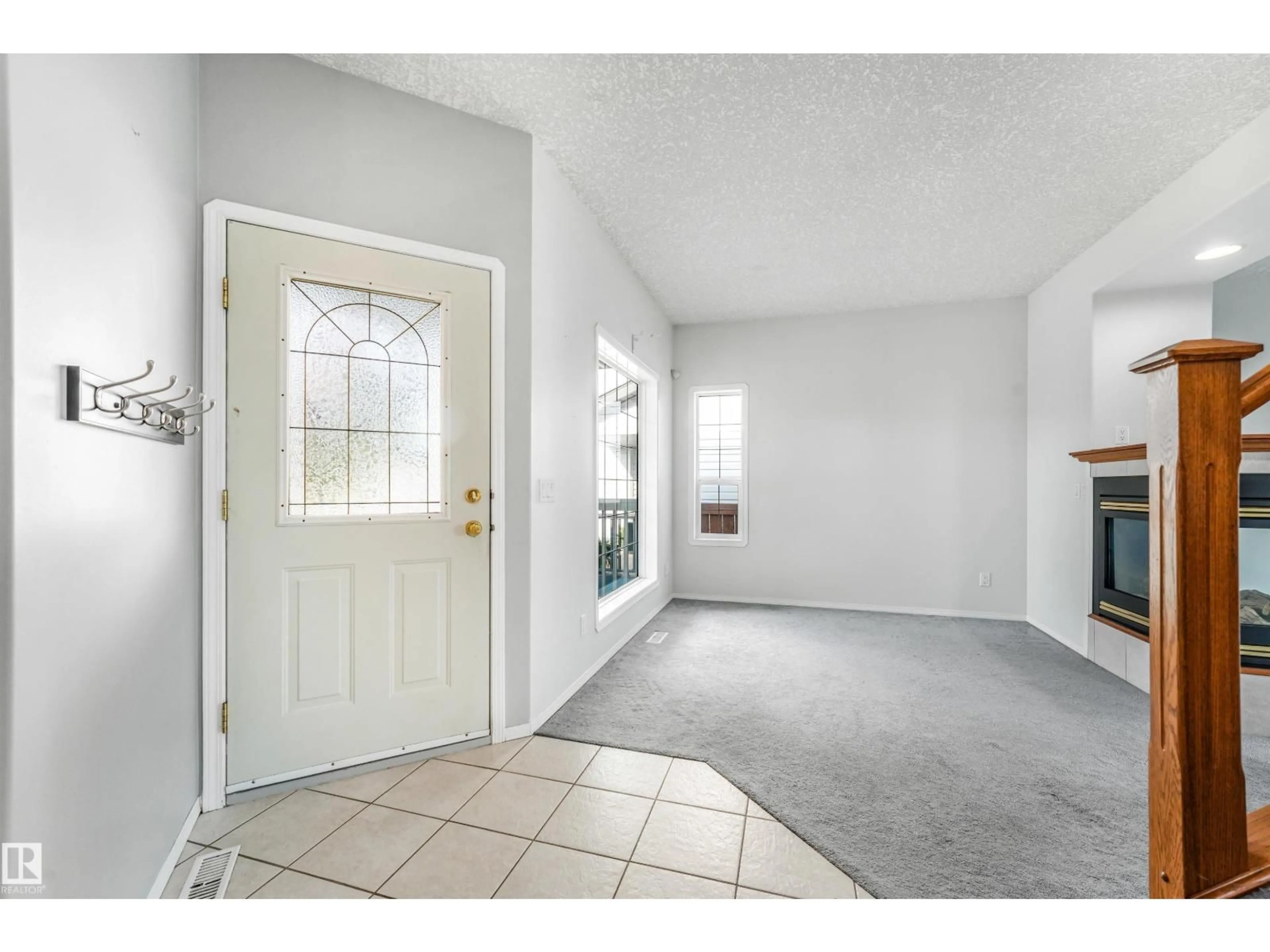 Indoor entryway for 74 CATALINA DR, Sherwood Park Alberta T8H2B4