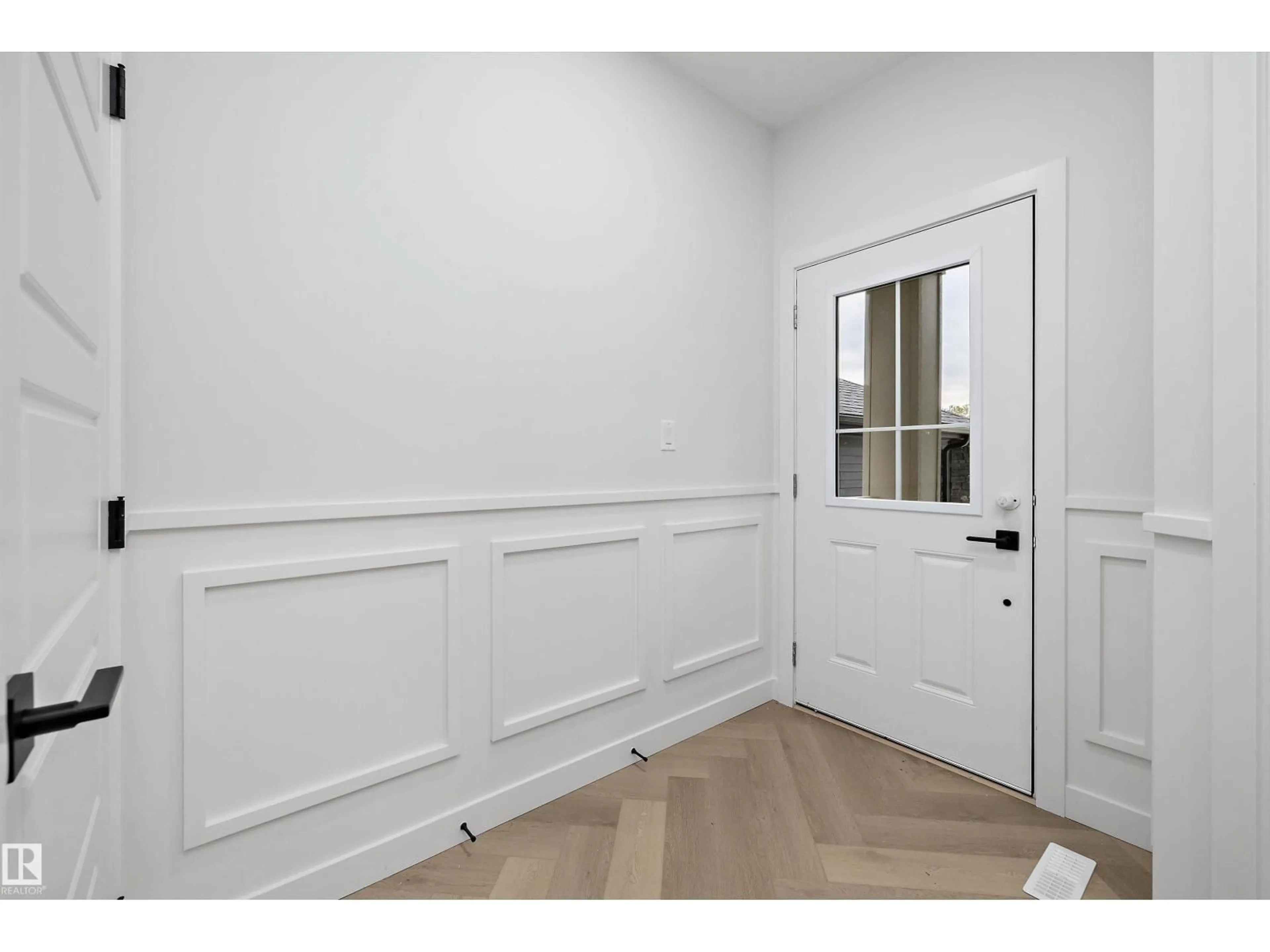 Indoor entryway for 971 ELDERBERRY LD, Edmonton Alberta T6M3K3
