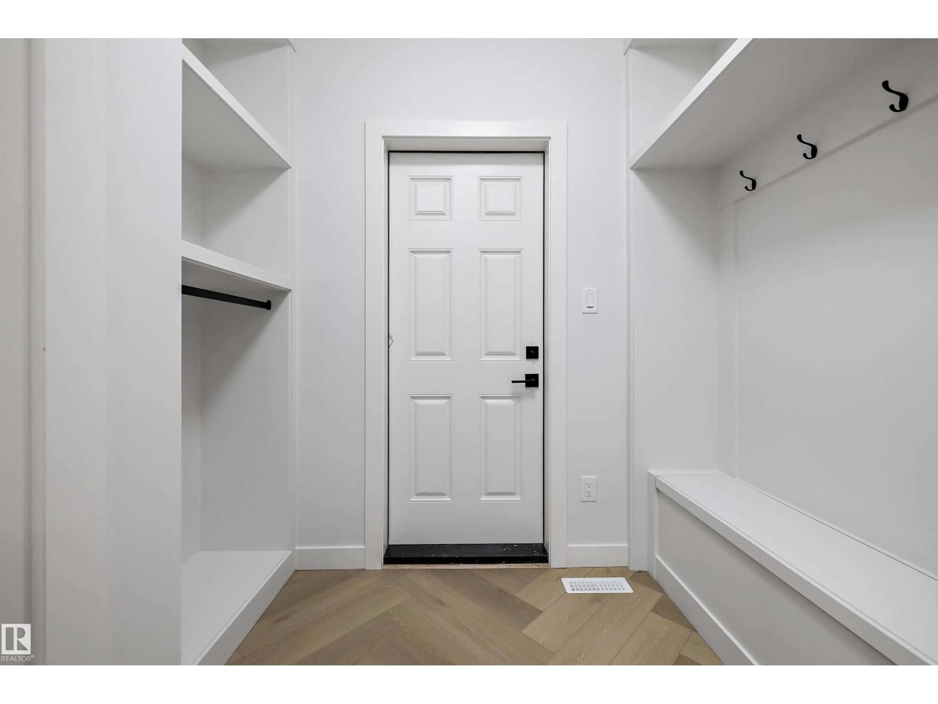 Indoor entryway for 971 ELDERBERRY LD, Edmonton Alberta T6M3K3