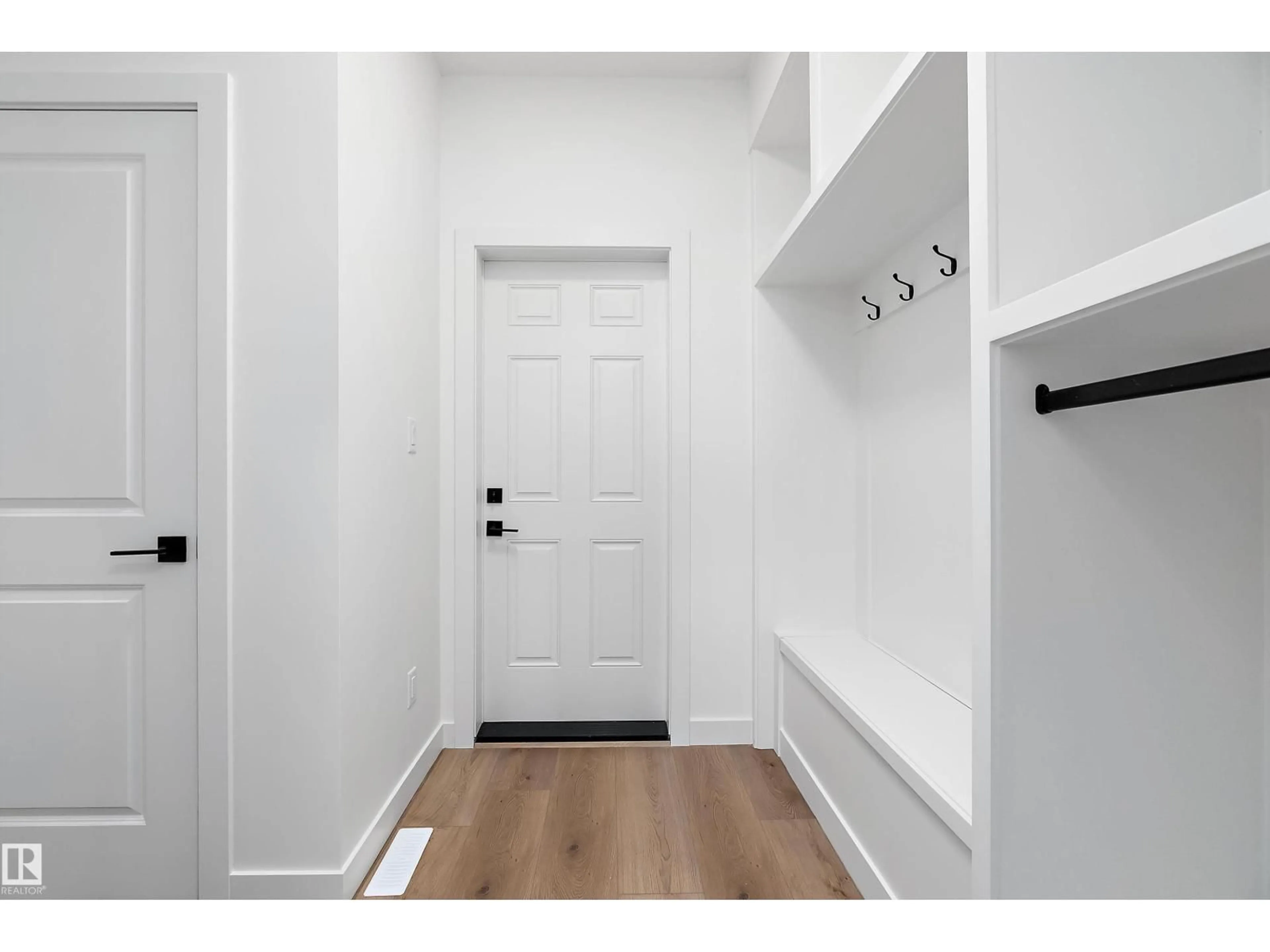 Indoor entryway for NW - 1763 CROSSBILL LO, Edmonton Alberta T5S0Y4