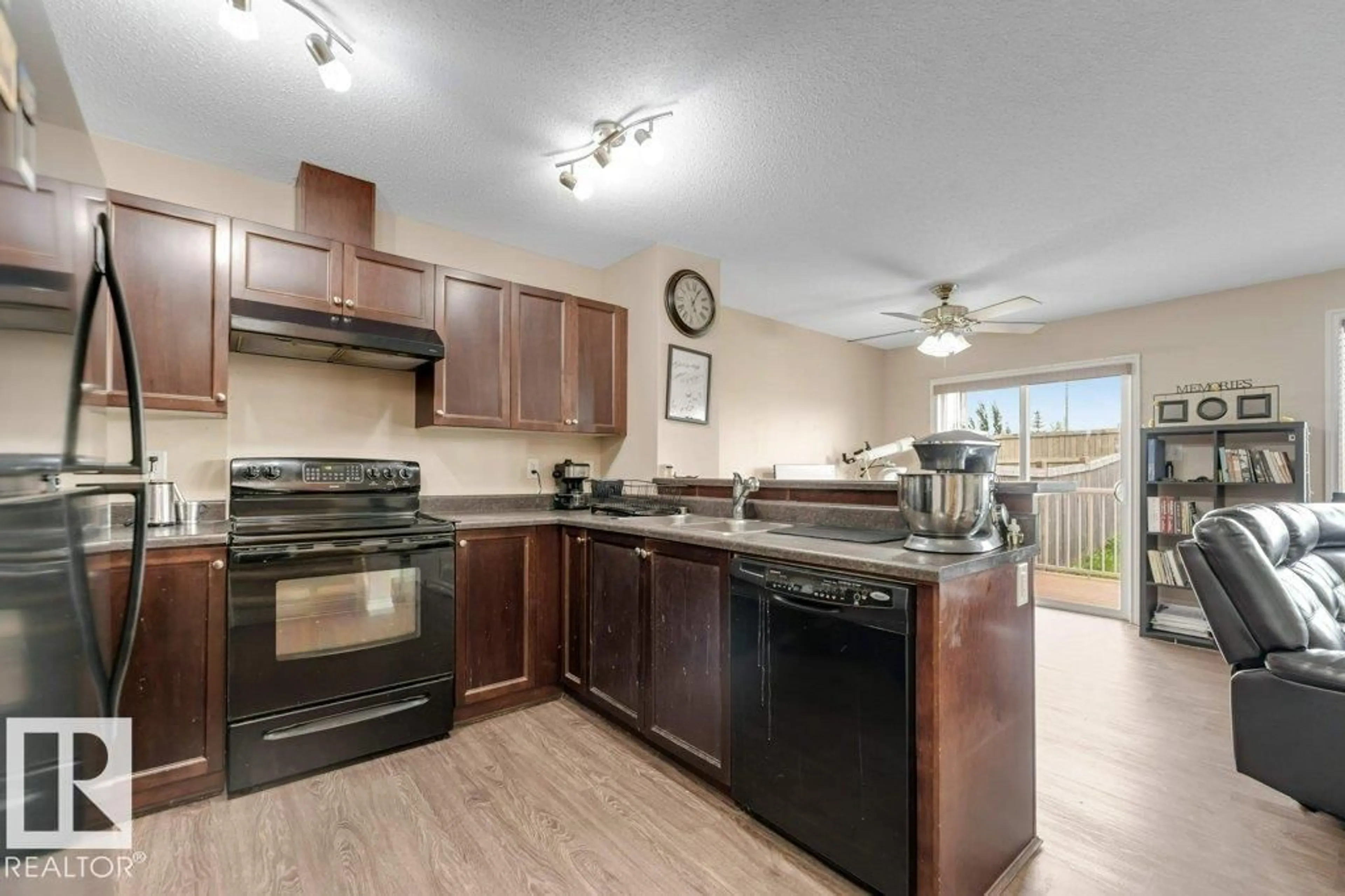 Open concept kitchen, unknown for 3514 16 ST, Edmonton Alberta T6T0M6
