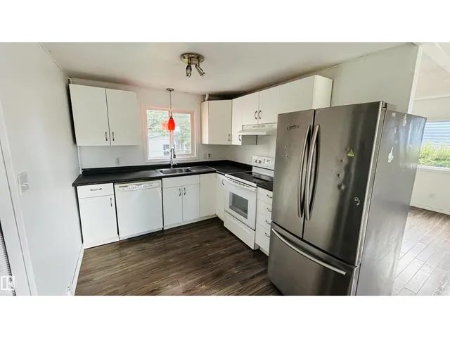 1016 16 AV, Cold Lake 2