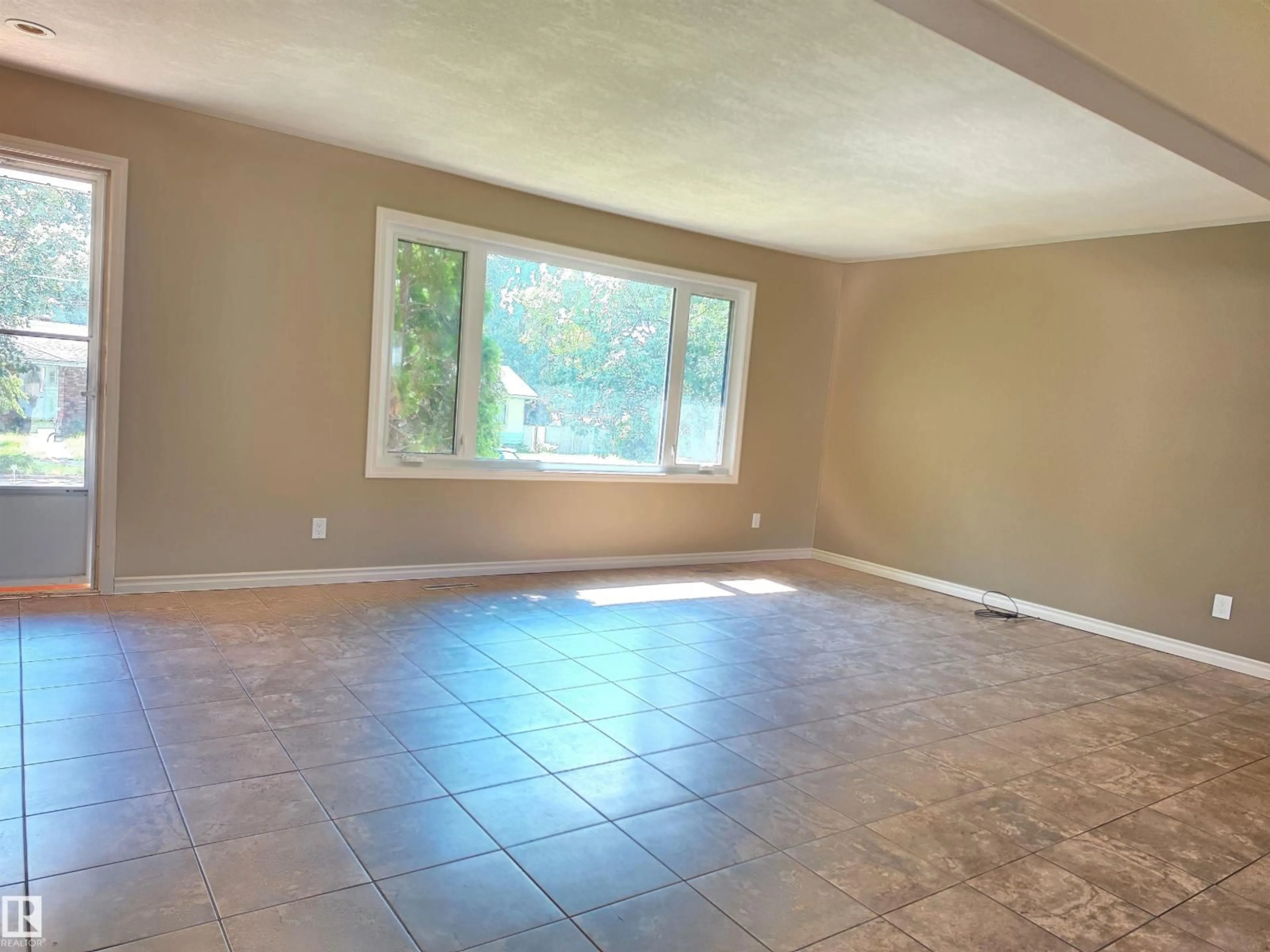 A pic of a room for 3822 114 AV, Edmonton Alberta T5W0S6
