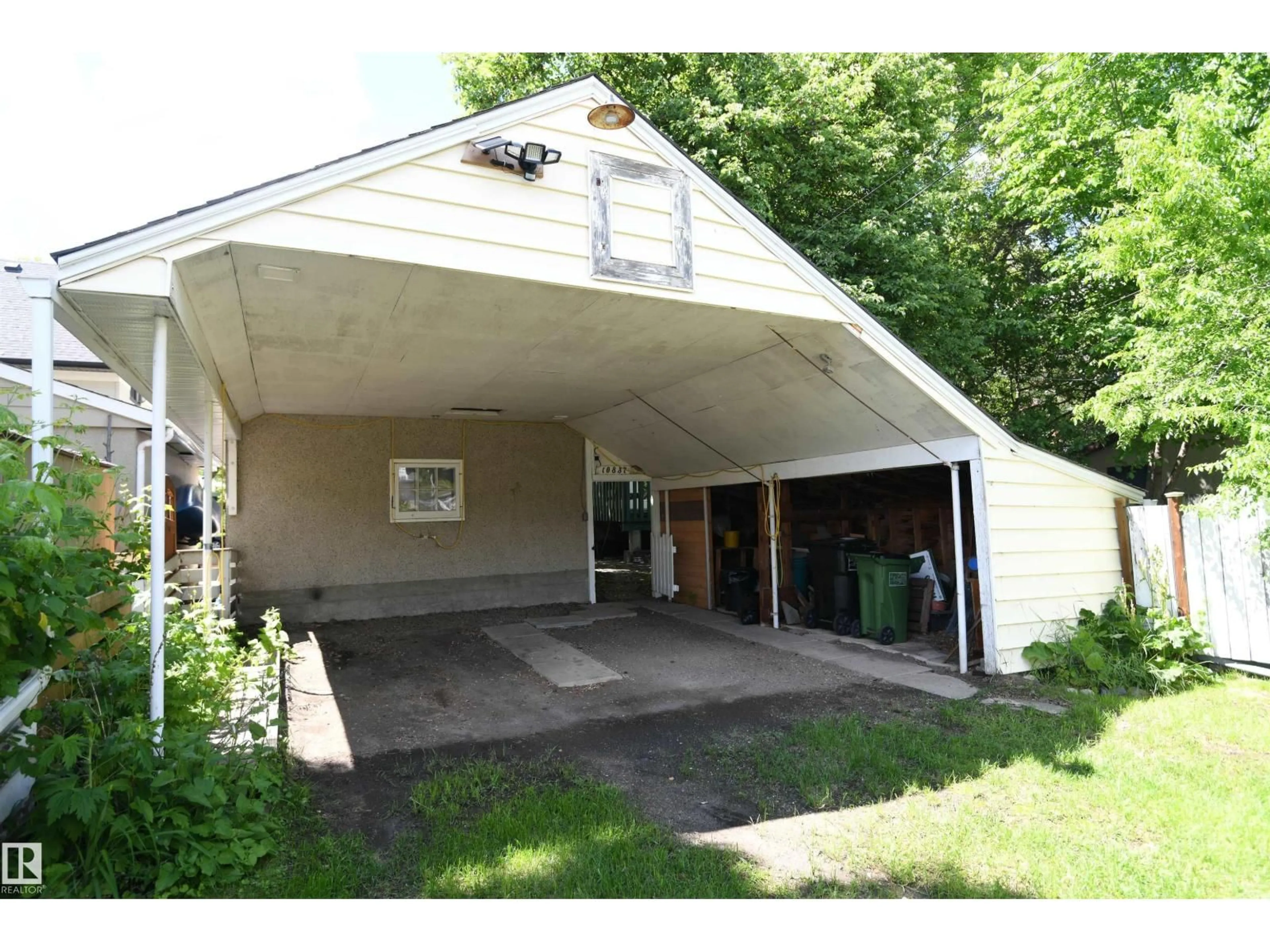 Indoor garage for NW - 10837 139 ST, Edmonton Alberta T5M1P6