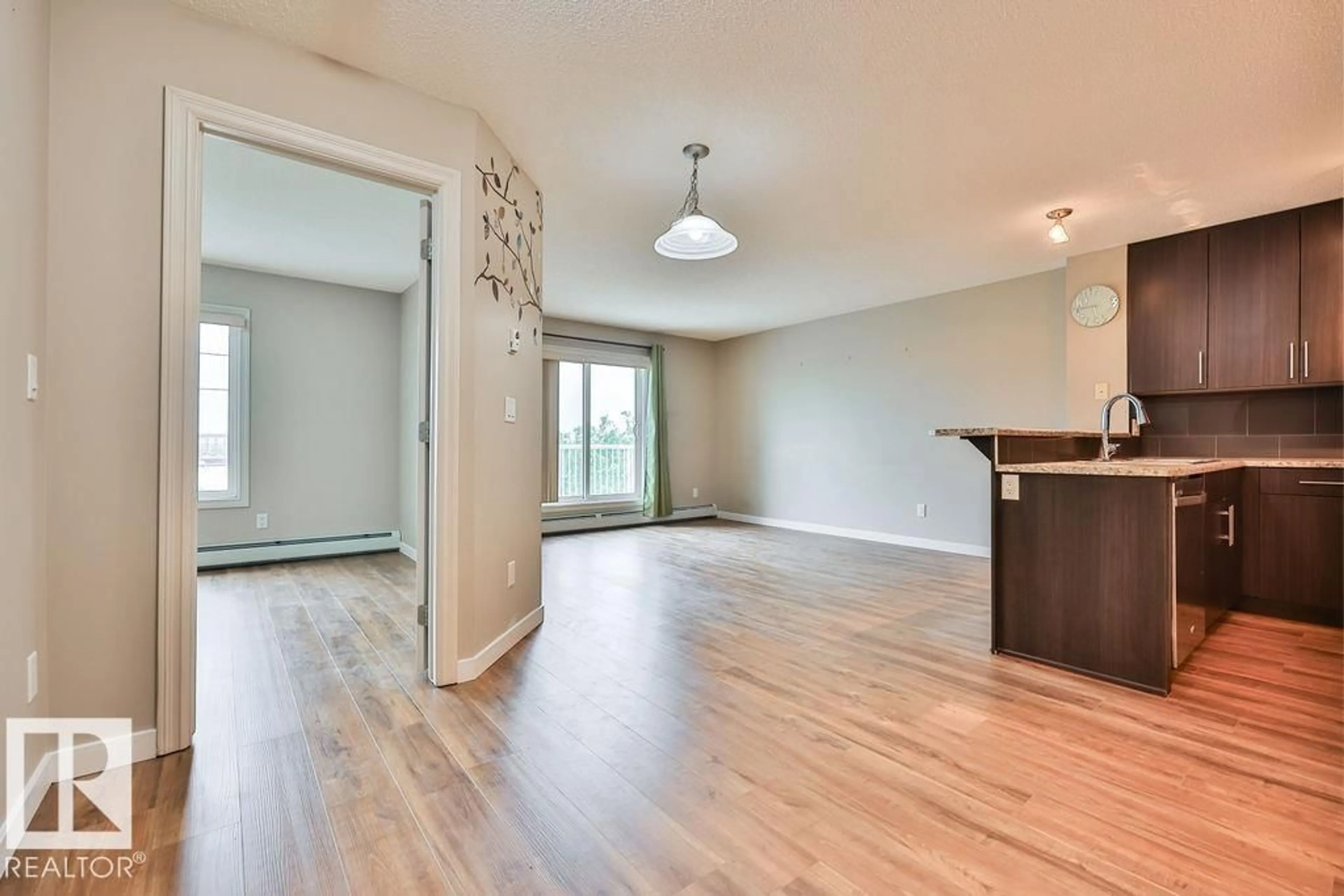 A pic of a room for 411 - 2204 44 AV NW, Edmonton Alberta T6T0G5