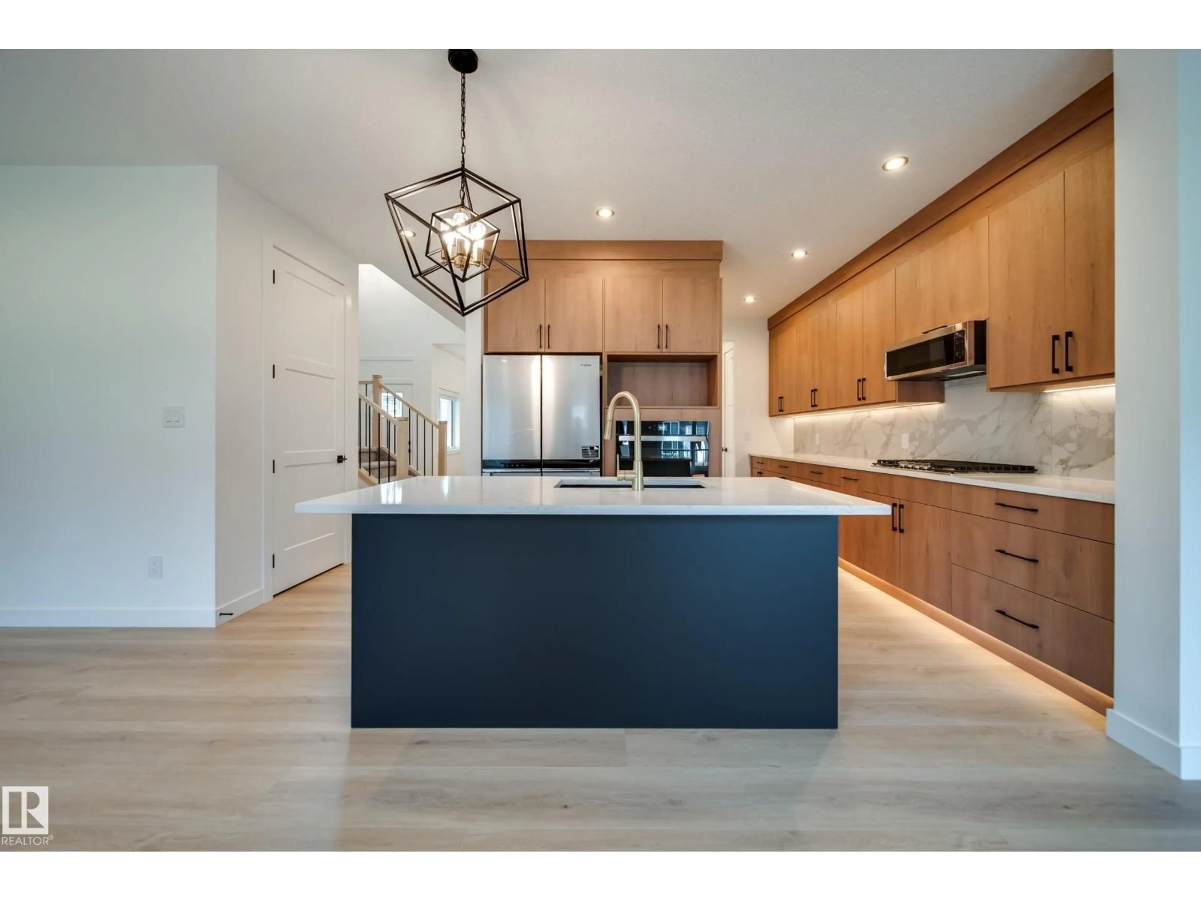 Open concept kitchen, unknown for 10 BLACKBIRD BN, Fort Saskatchewan Alberta T8L0G6