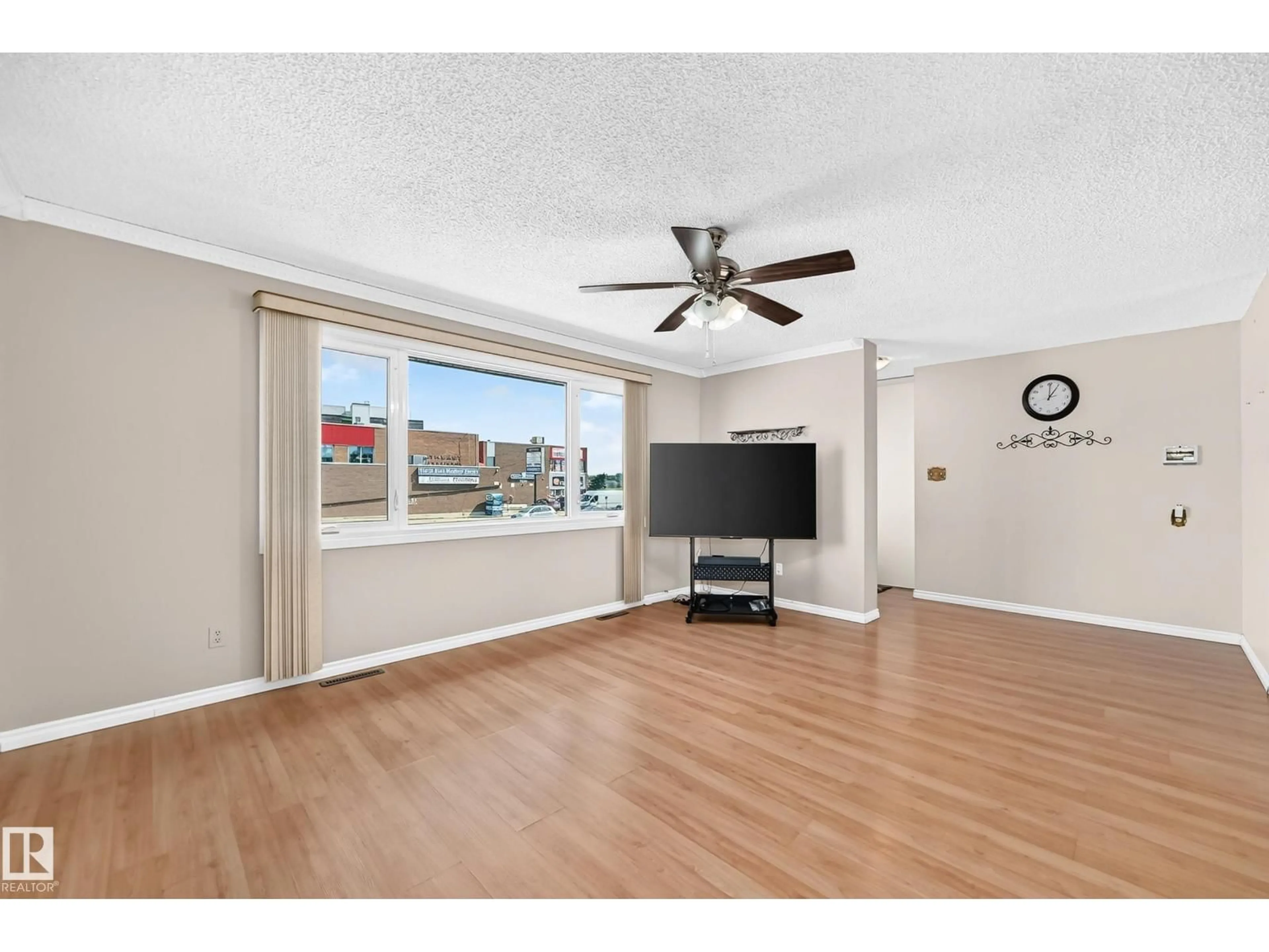A pic of a room for 7215 144 AV, Edmonton Alberta T5C2R6