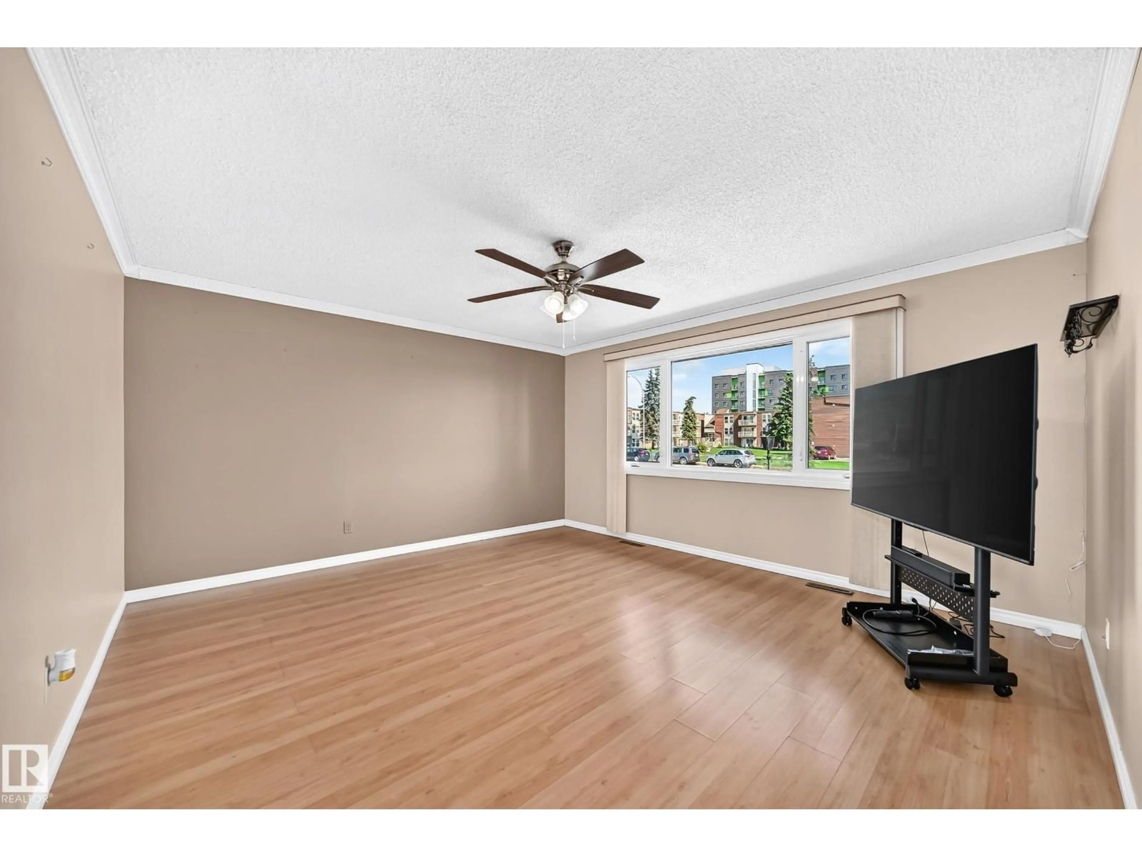A pic of a room for 7215 144 AV, Edmonton Alberta T5C2R6