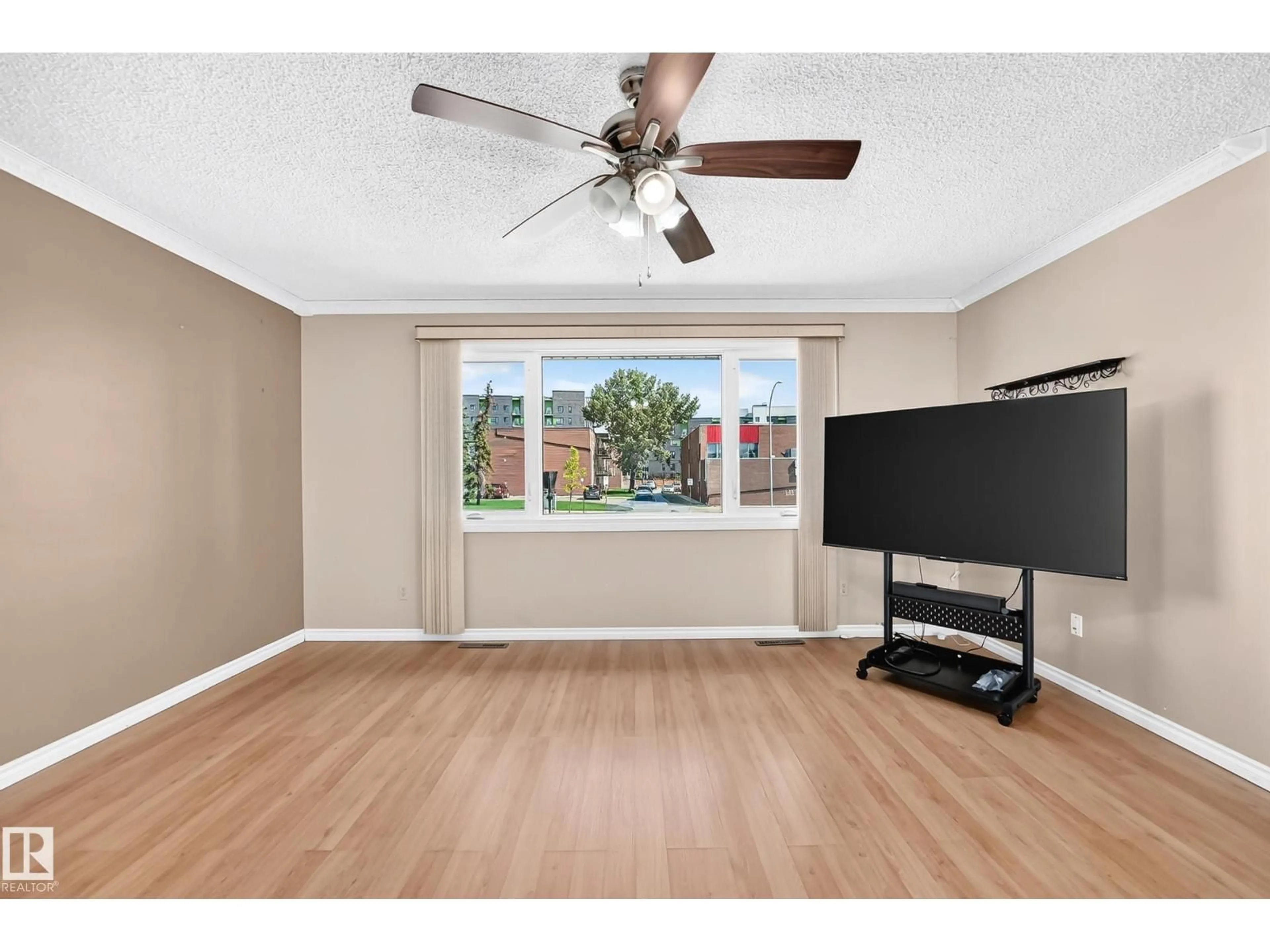 A pic of a room for 7215 144 AV, Edmonton Alberta T5C2R6